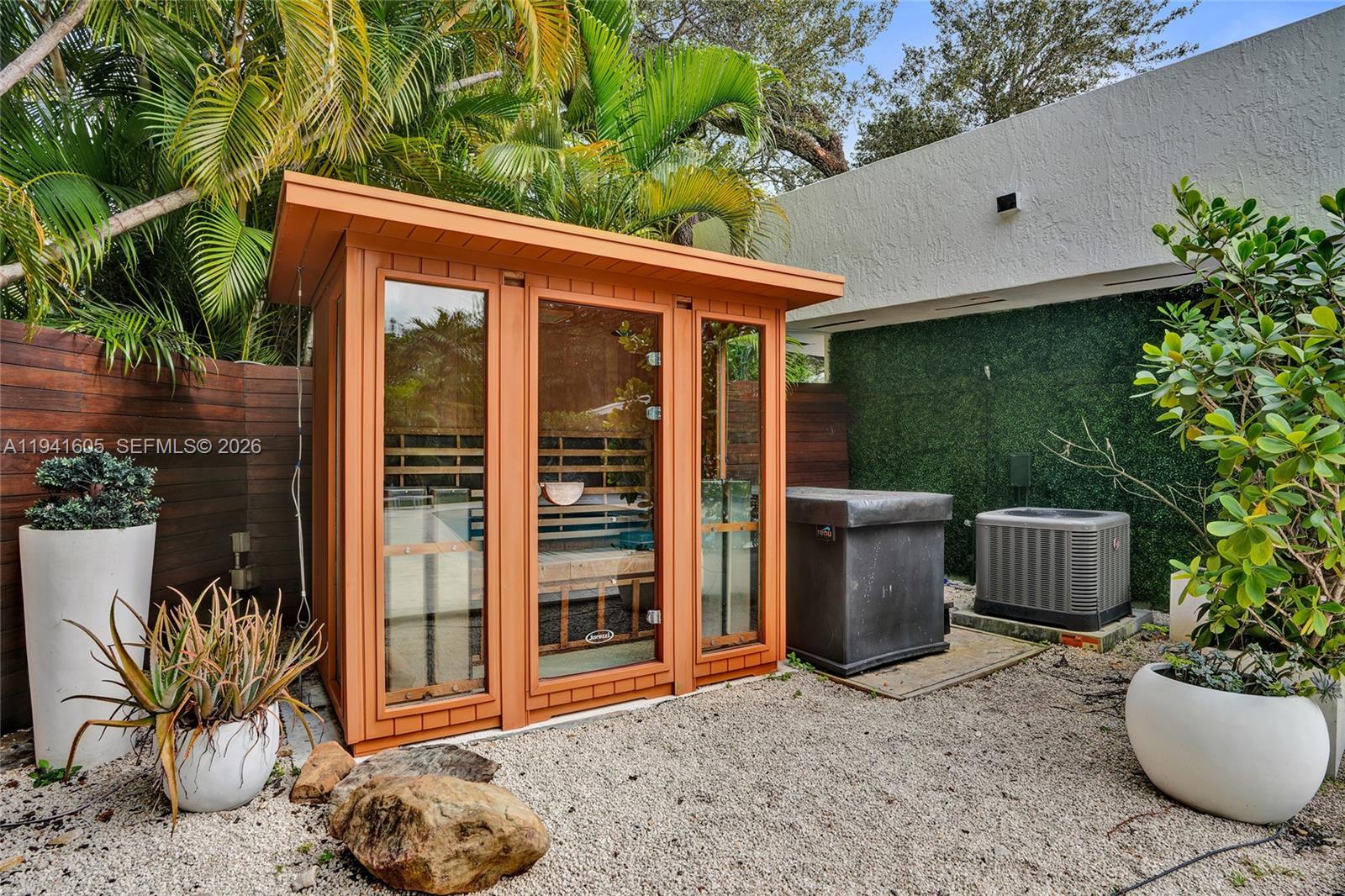 SKY LAKE - Residential