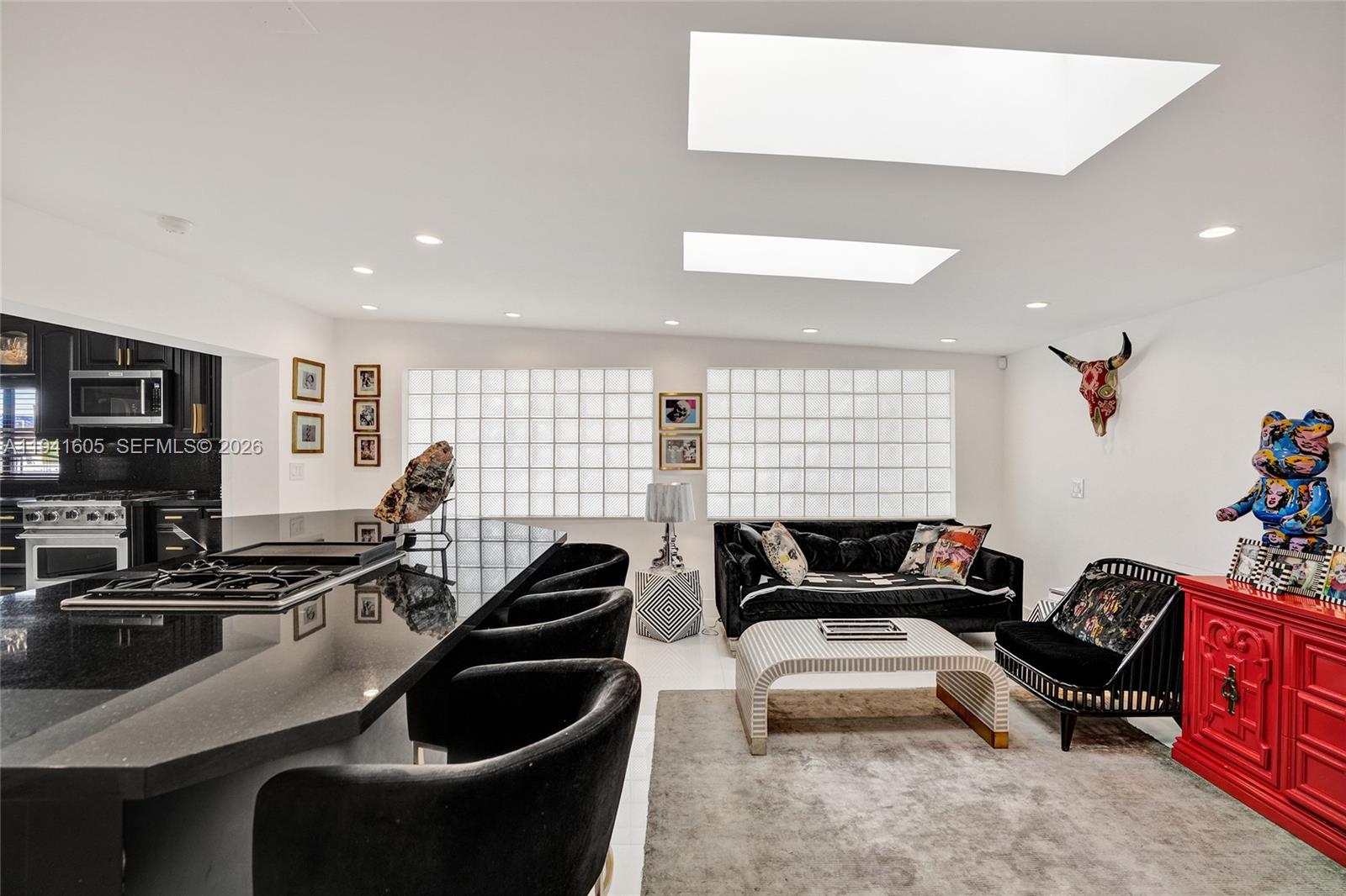 SKY LAKE - Residential