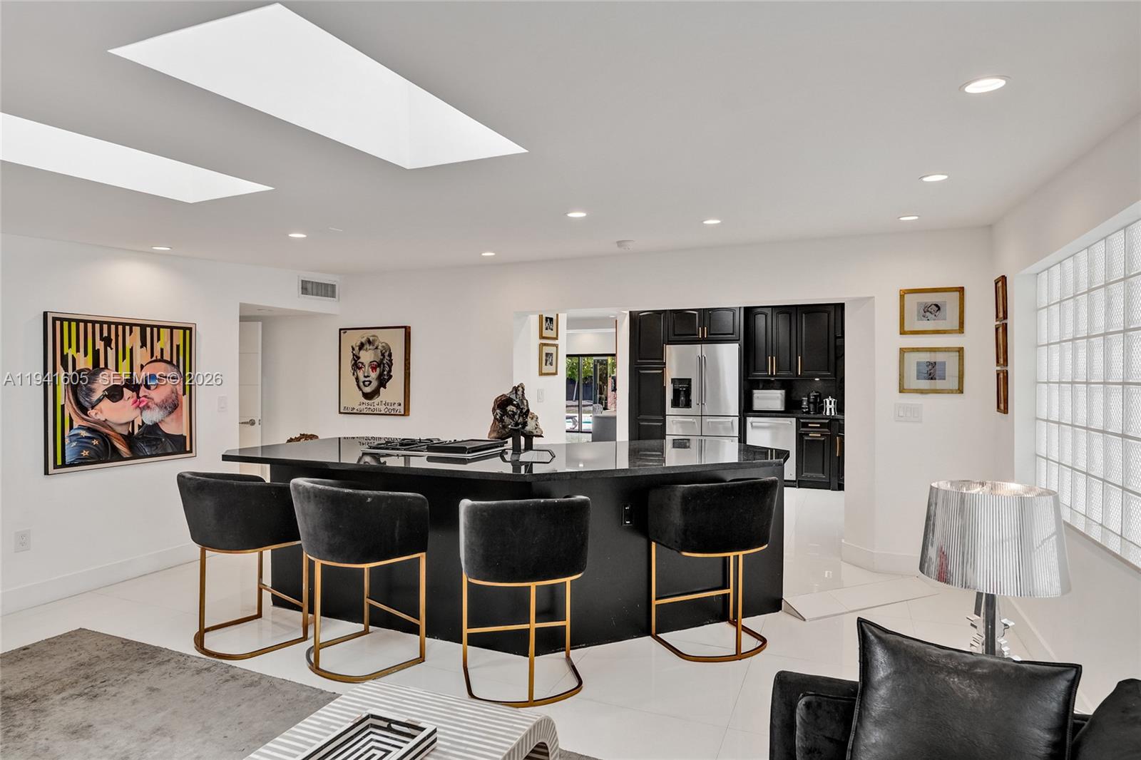 SKY LAKE - Residential