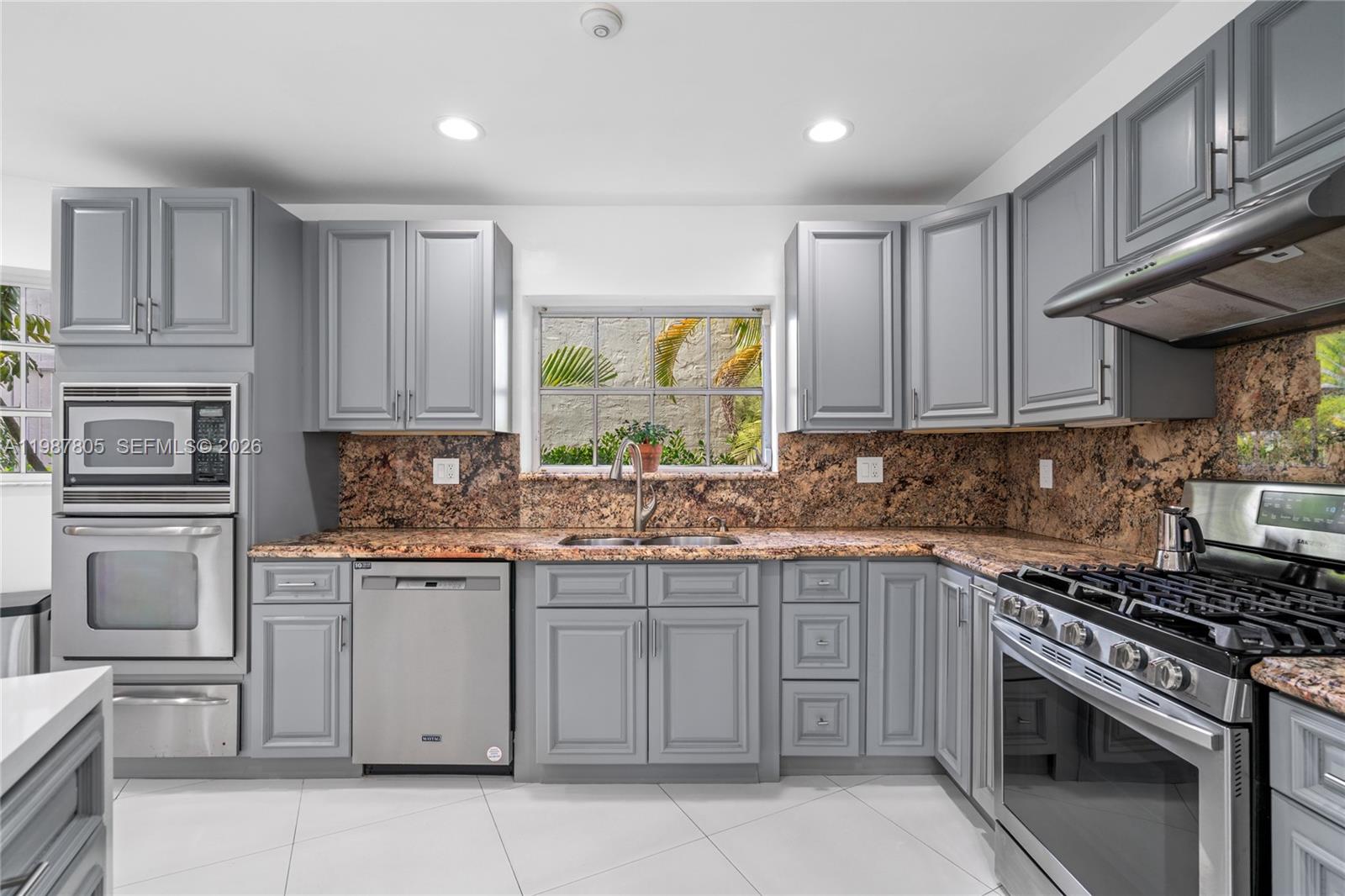 CORAL GABLES SEC B - Residential