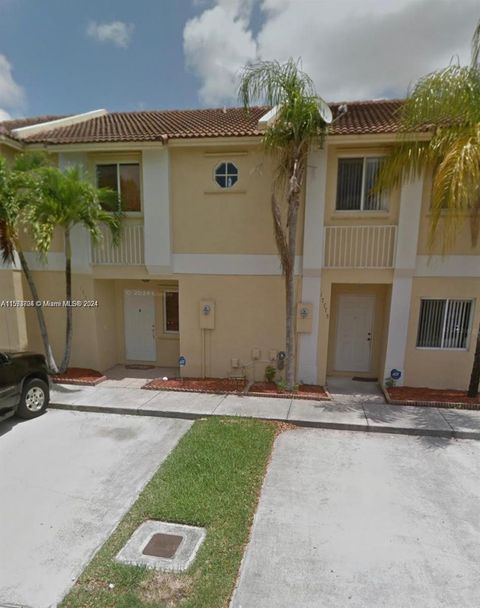 Townhouse in Miami FL 17769 139th Ct Ct.jpg