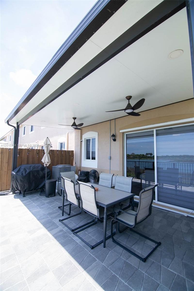 TOWNS AT SEASCAPE - Residential