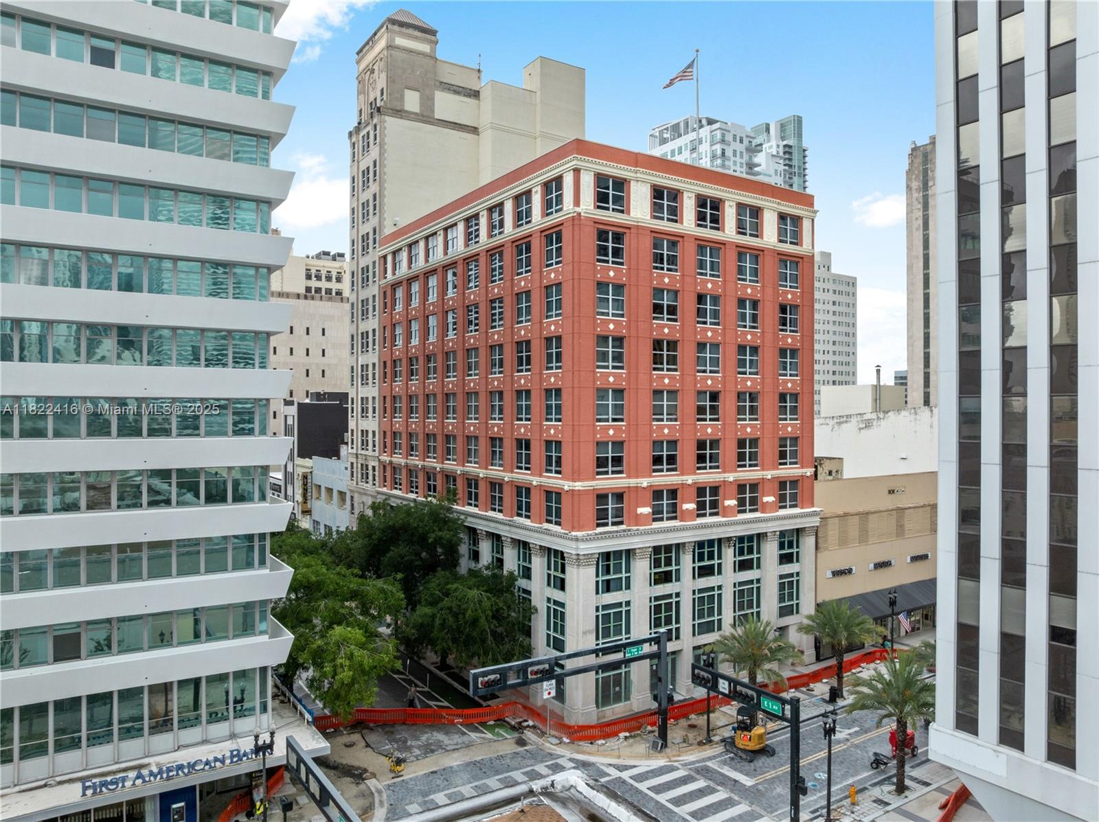Property for Sale at 111 E Flagler St 603, Miami, Broward County, Florida - Bedrooms: 1 
Bathrooms: 1  - $295,000