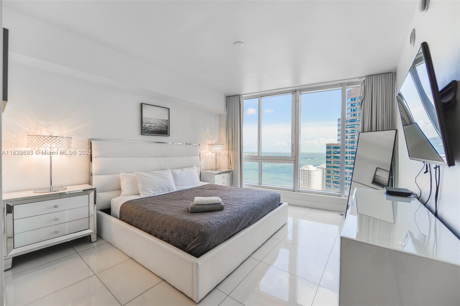ICON BRICKELL CONDO NO 3 - Residential