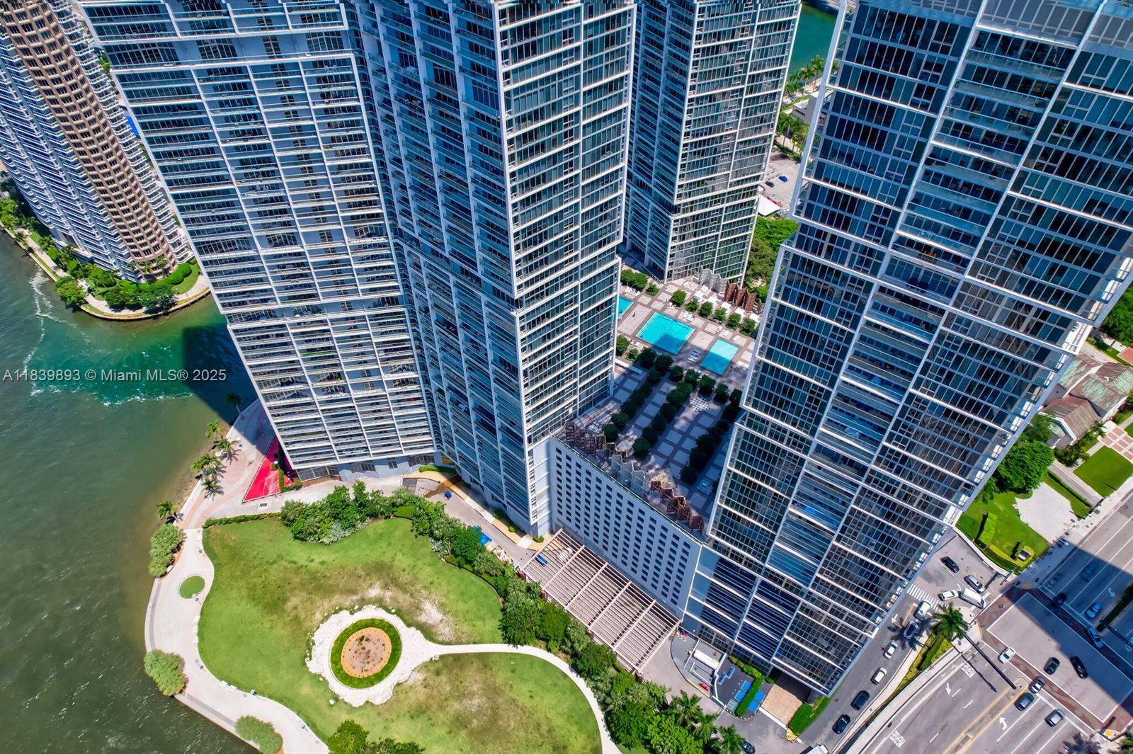ICON BRICKELL CONDO NO 3 - Residential