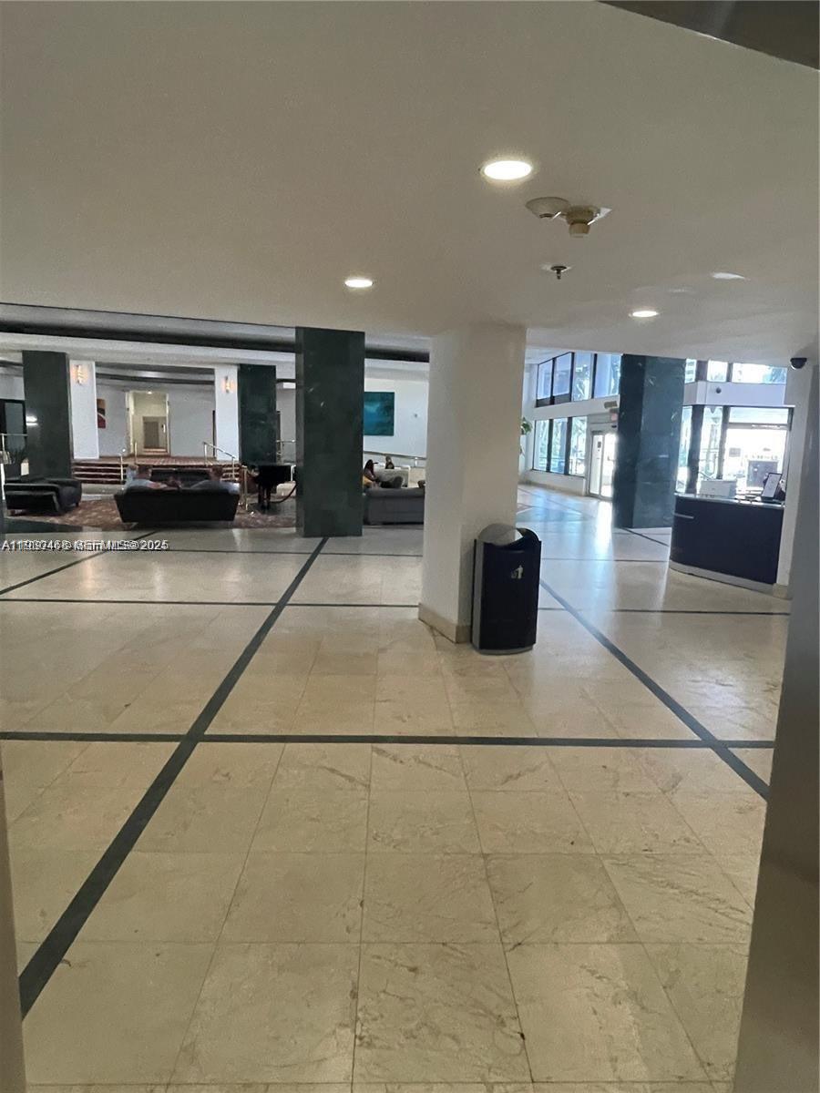 THE CASABLANCA CONDO - Residential