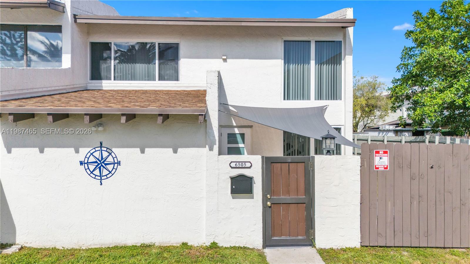 SNAPPER CREEK TOWNHOUSES - Residential Lease