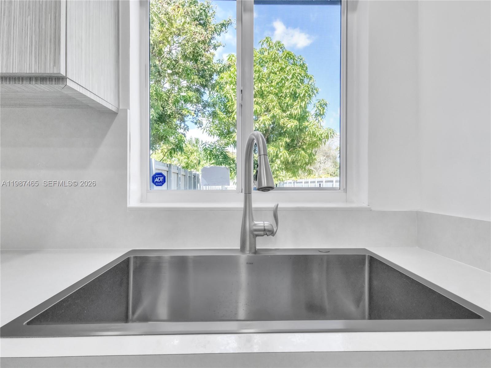 SNAPPER CREEK TOWNHOUSES - Residential Lease