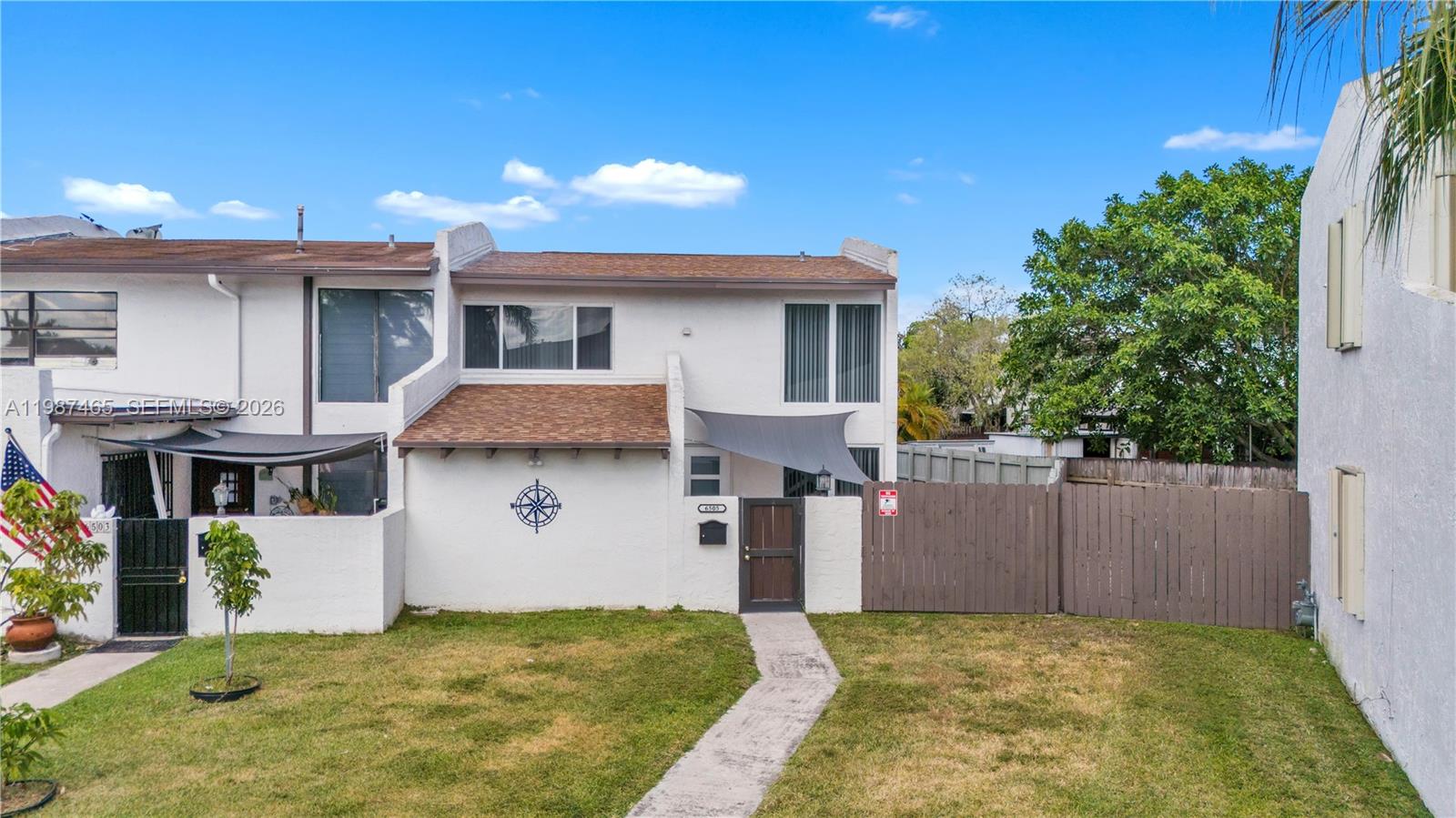 SNAPPER CREEK TOWNHOUSES - Residential Lease