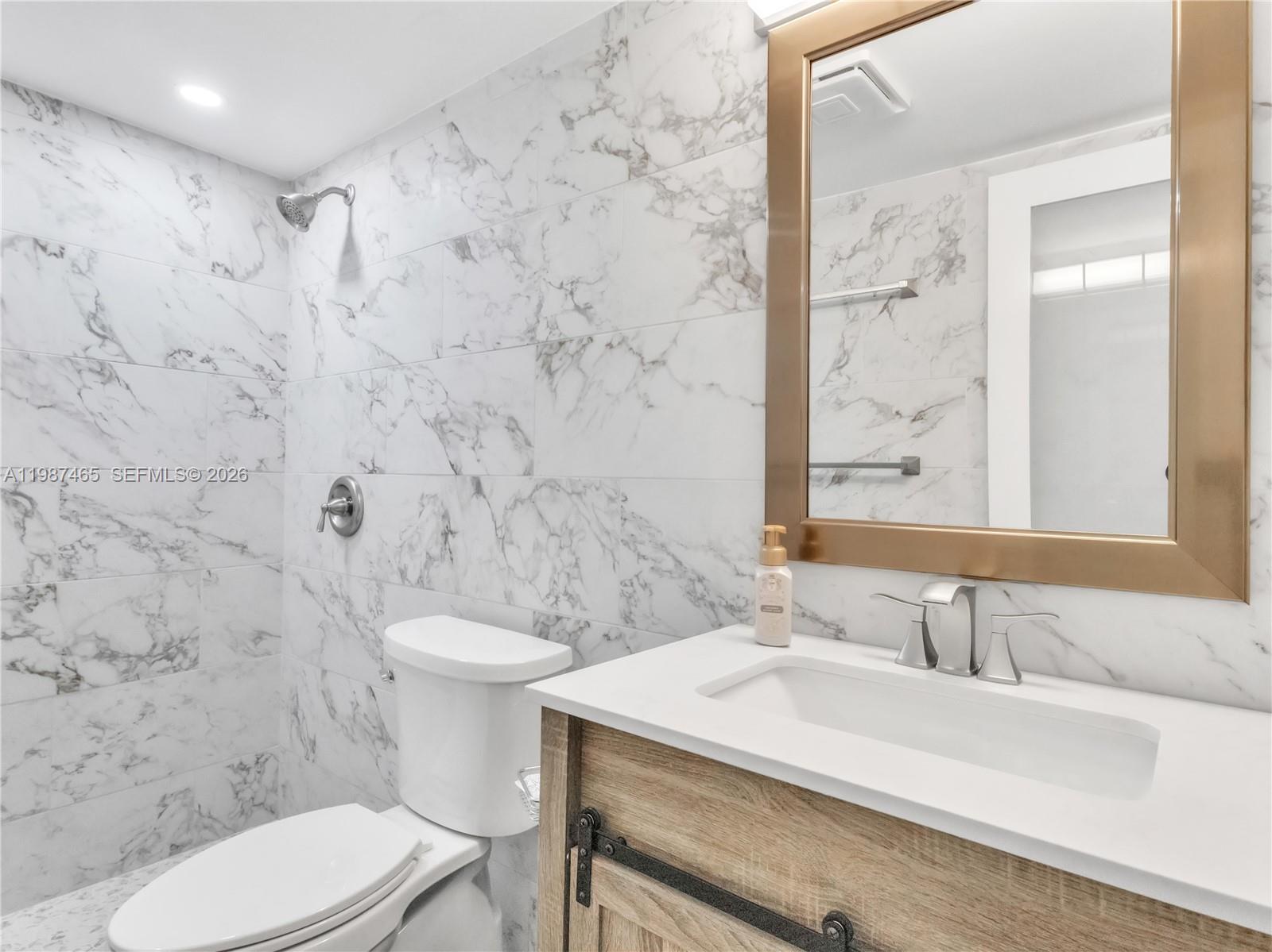 SNAPPER CREEK TOWNHOUSES - Residential Lease