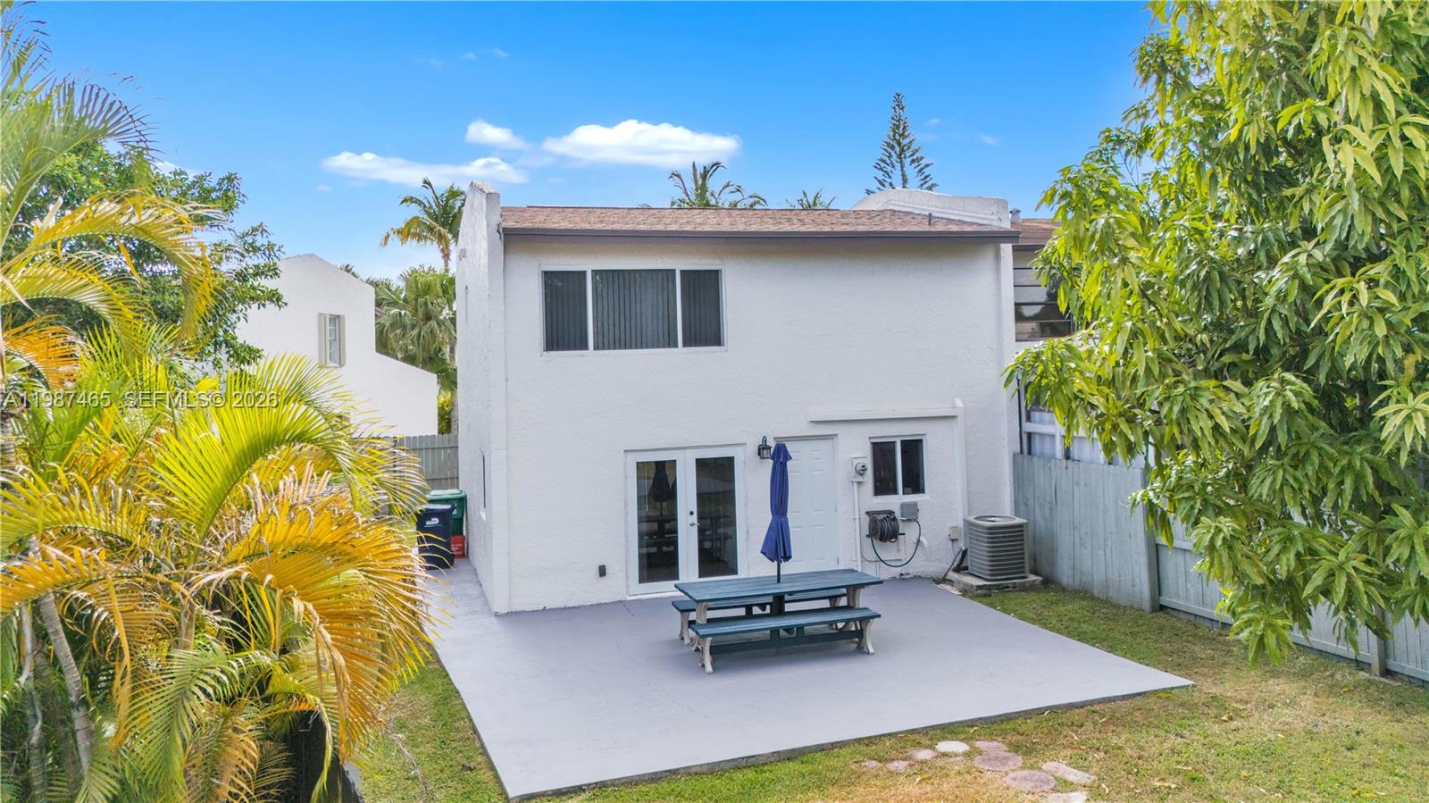 SNAPPER CREEK TOWNHOUSES - Residential Lease