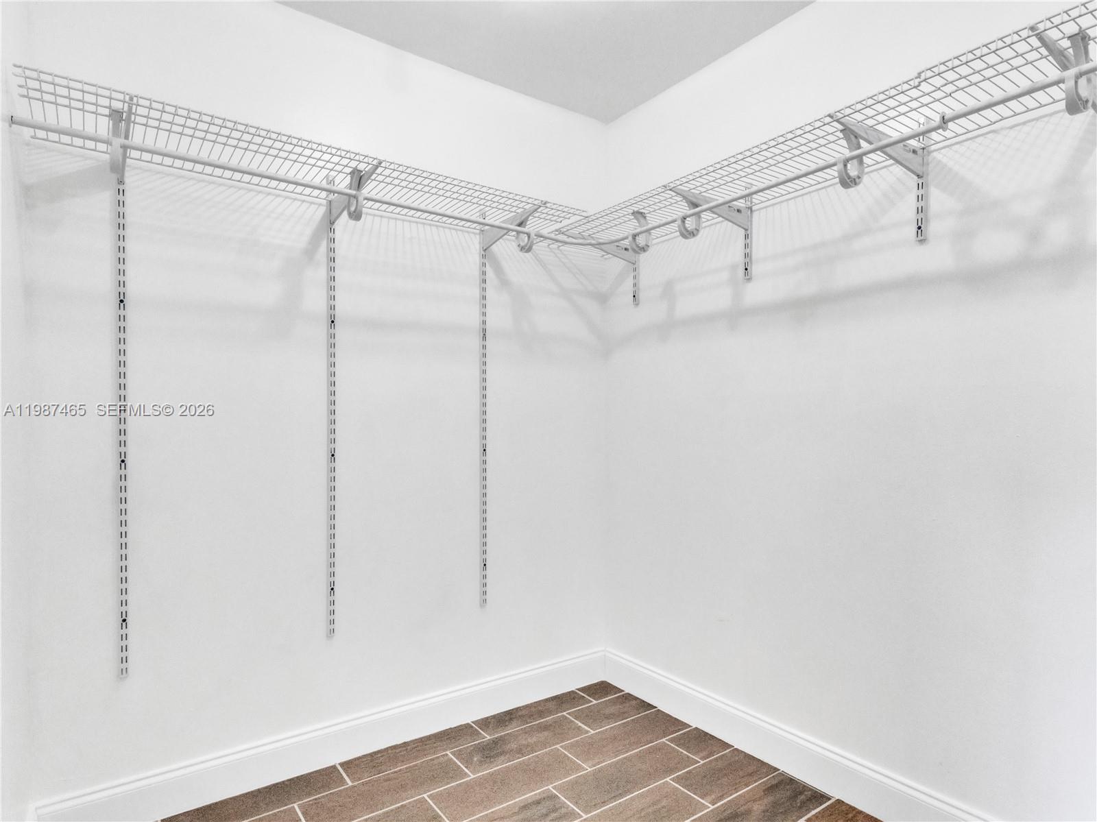 SNAPPER CREEK TOWNHOUSES - Residential Lease