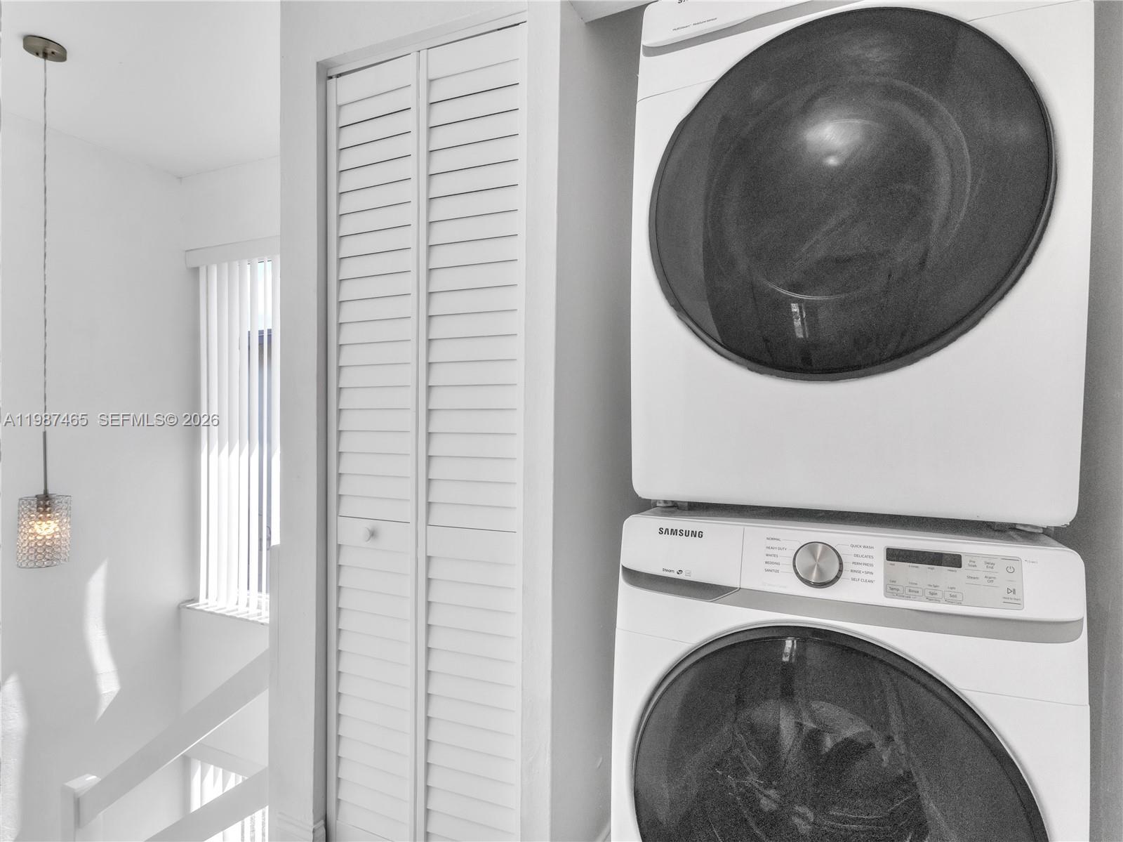 SNAPPER CREEK TOWNHOUSES - Residential Lease