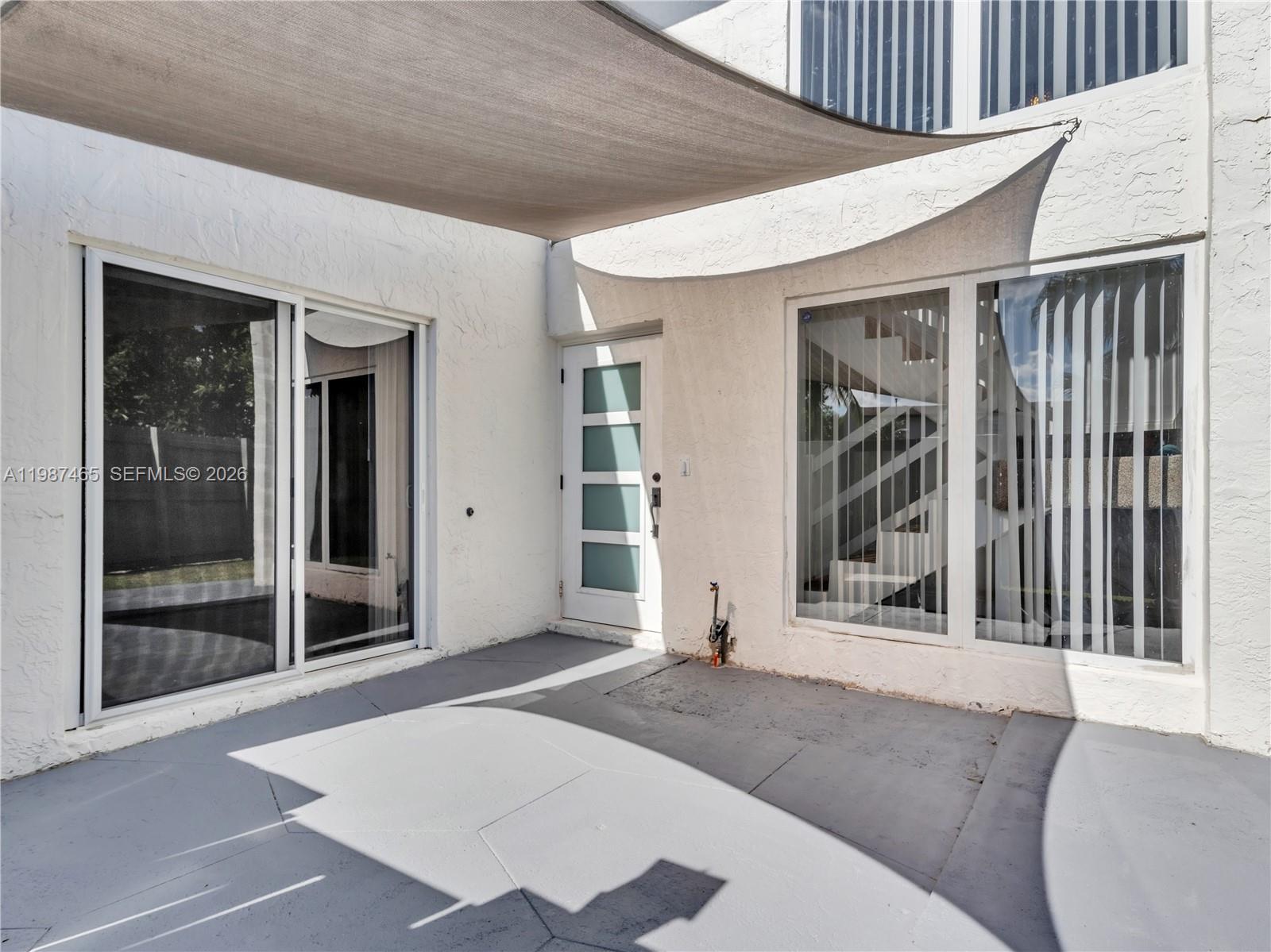 SNAPPER CREEK TOWNHOUSES - Residential Lease