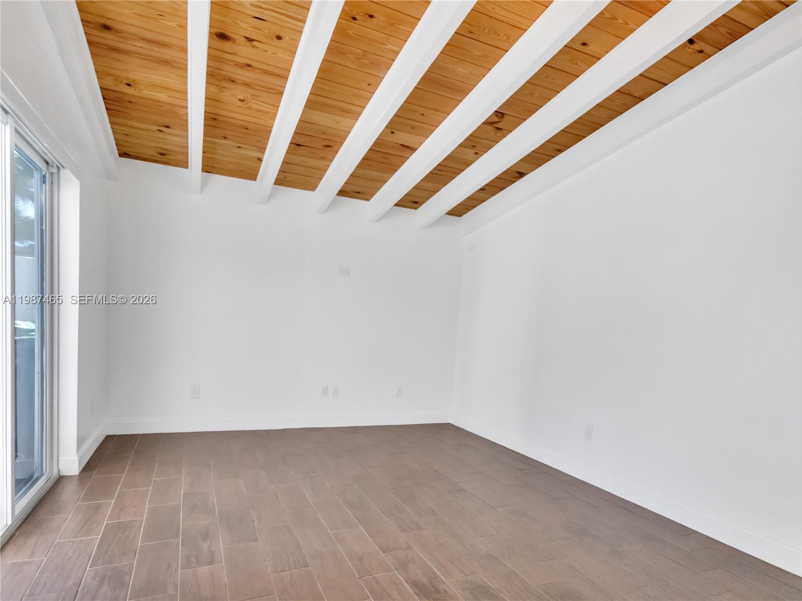 SNAPPER CREEK TOWNHOUSES - Residential Lease