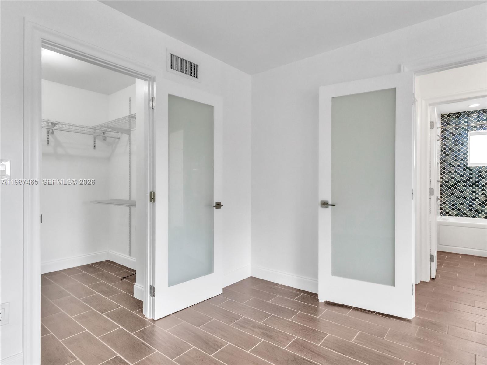 SNAPPER CREEK TOWNHOUSES - Residential Lease