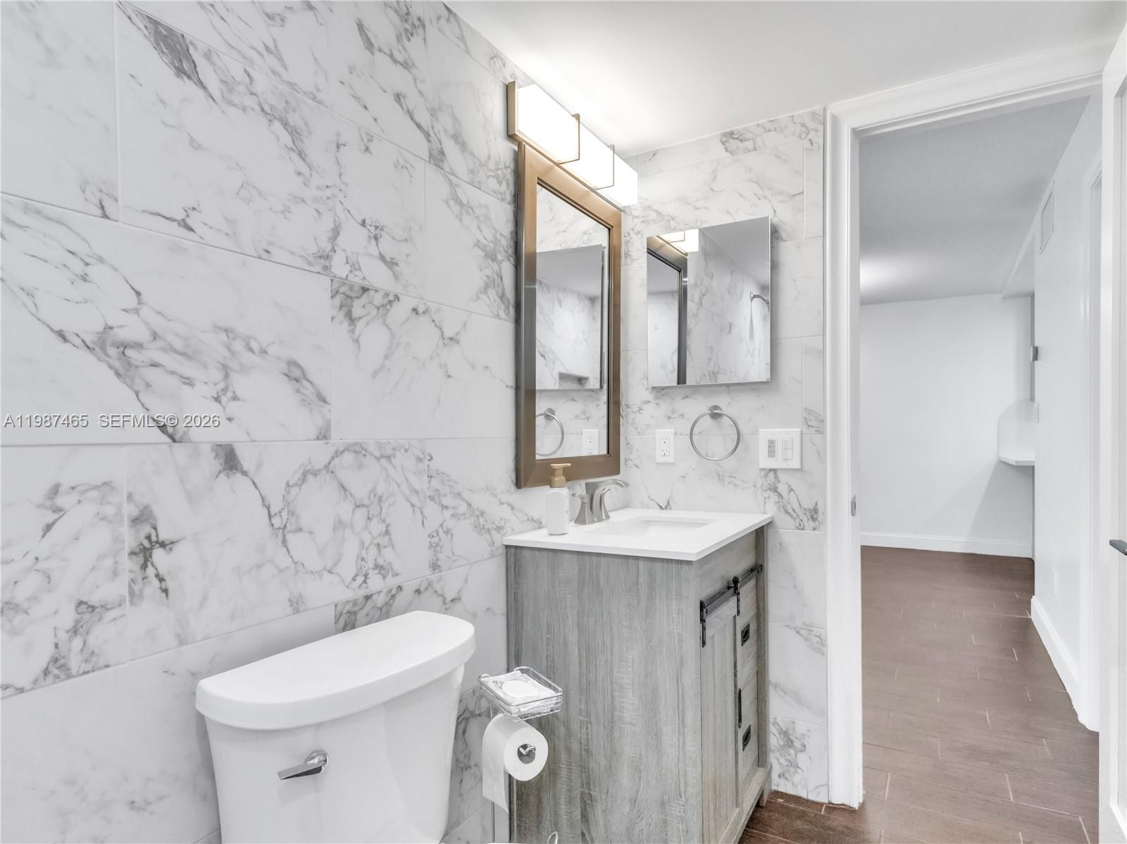 SNAPPER CREEK TOWNHOUSES - Residential Lease