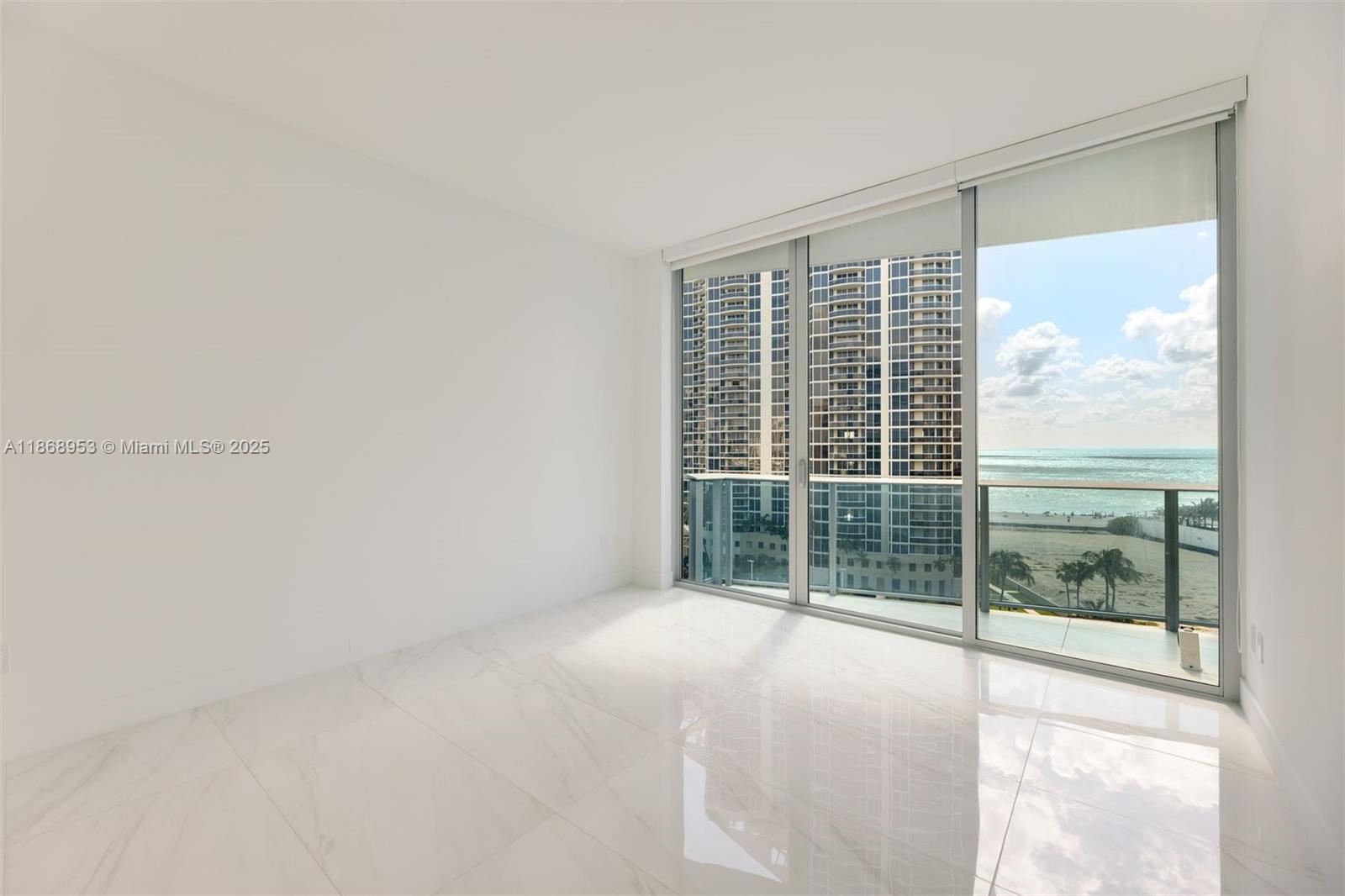 AURORA SUNNY ISLES BEACH - Residential