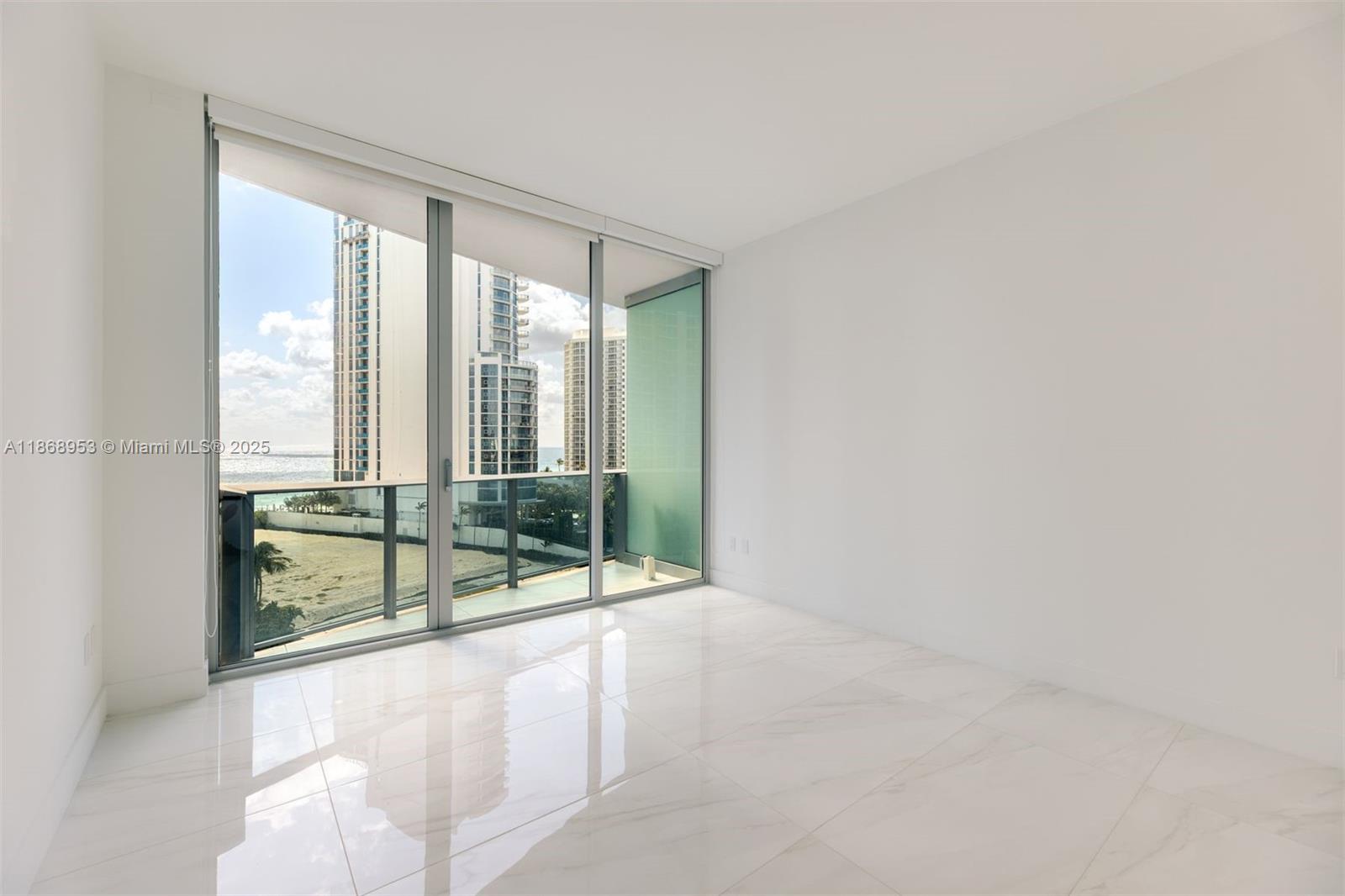 AURORA SUNNY ISLES BEACH - Residential