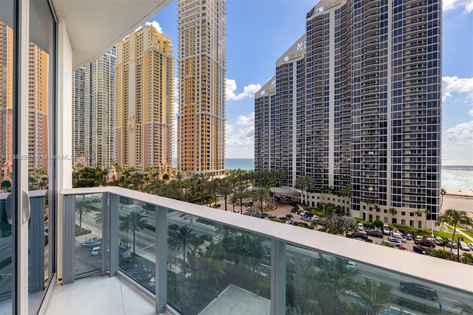 AURORA SUNNY ISLES BEACH - Residential