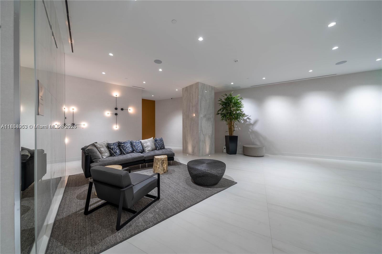 AURORA SUNNY ISLES BEACH - Residential