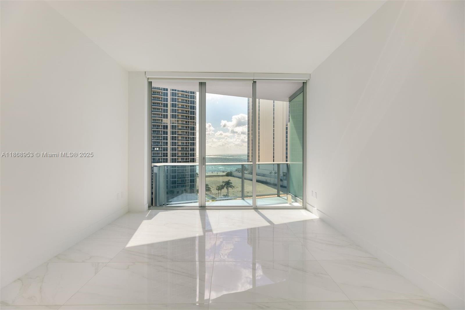 AURORA SUNNY ISLES BEACH - Residential