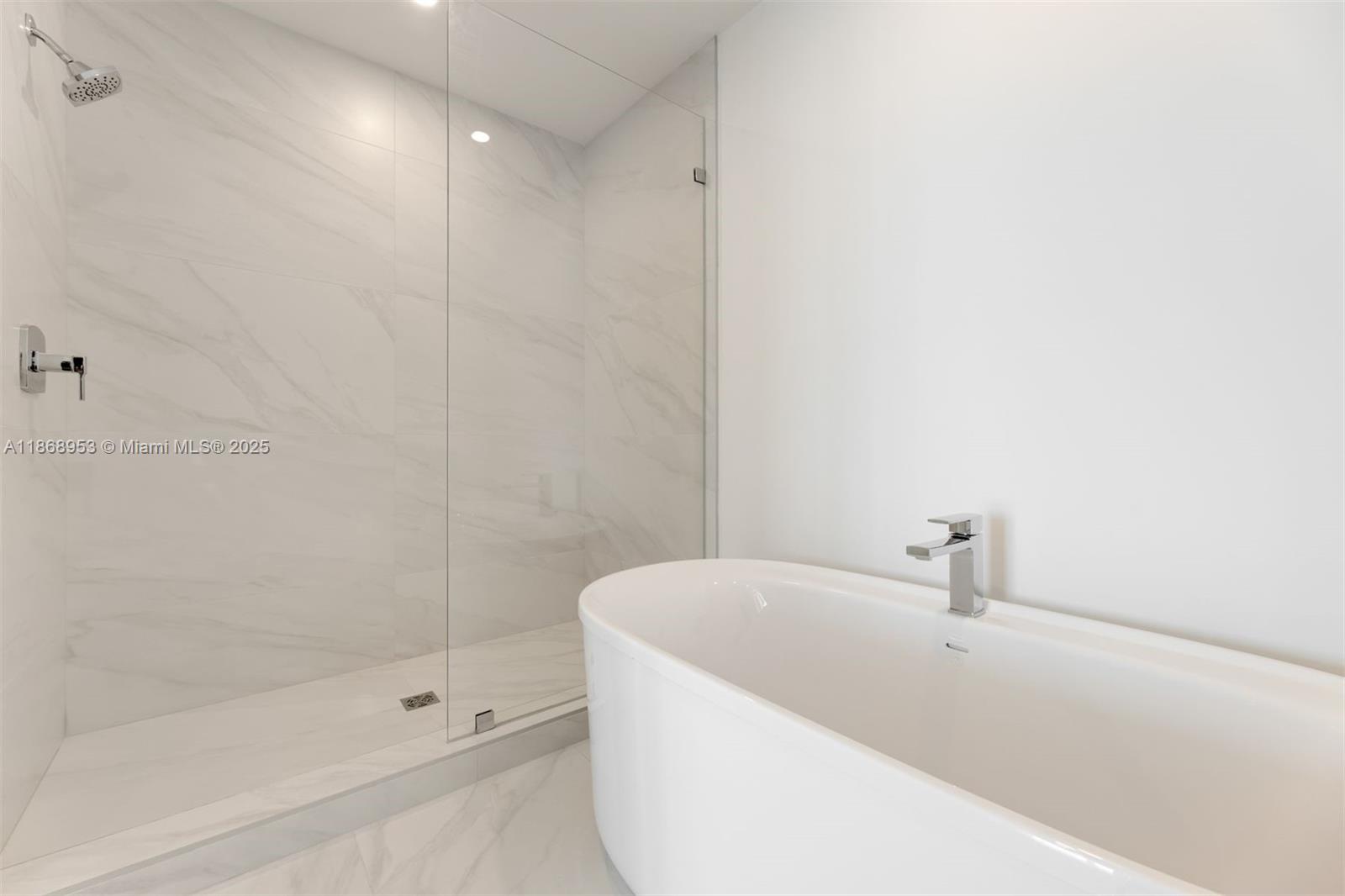 AURORA SUNNY ISLES BEACH - Residential