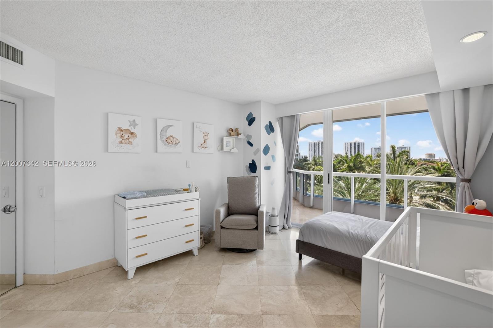 NORTH TOWER AT THE POINT - Residential