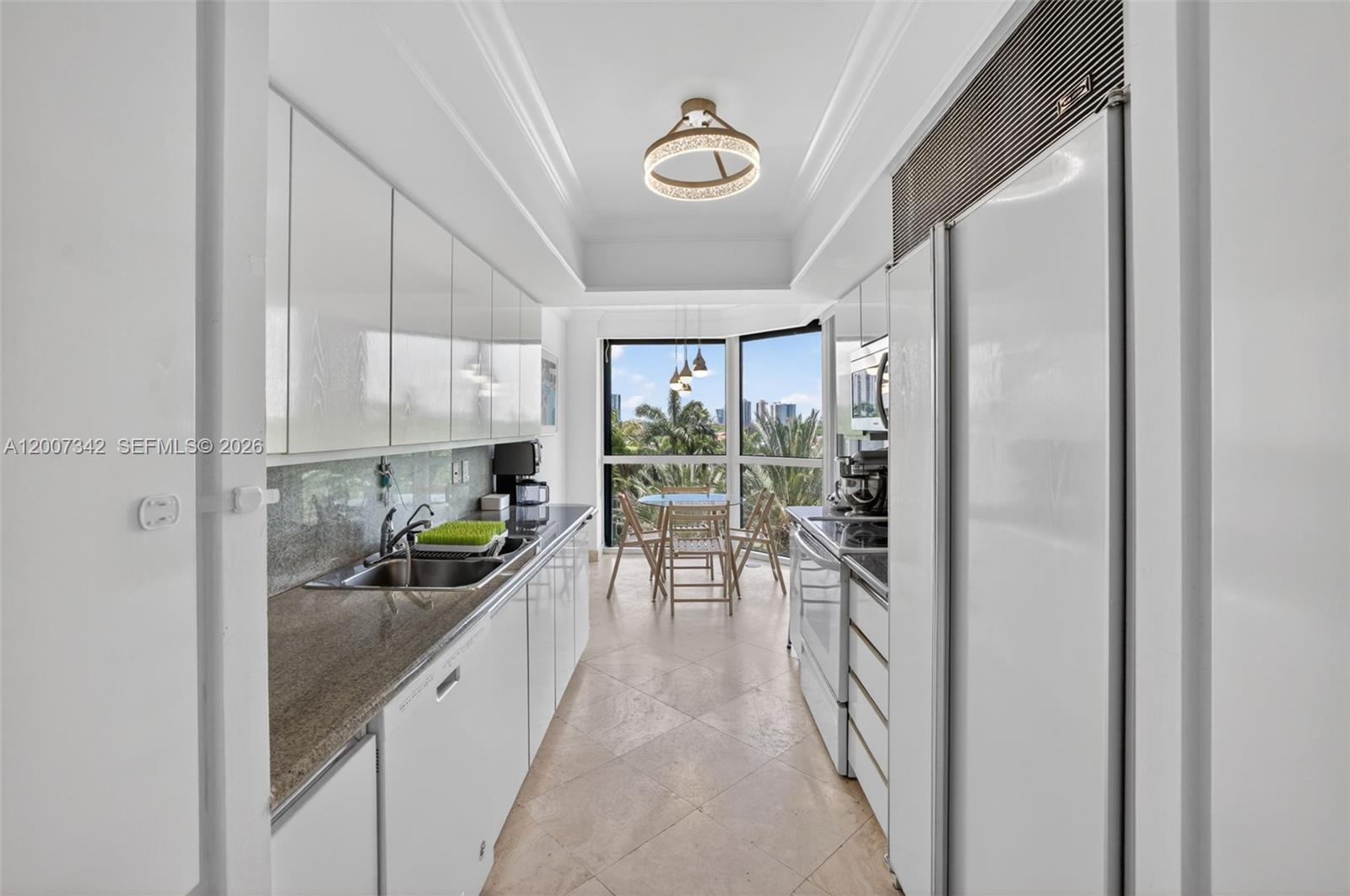 NORTH TOWER AT THE POINT - Residential