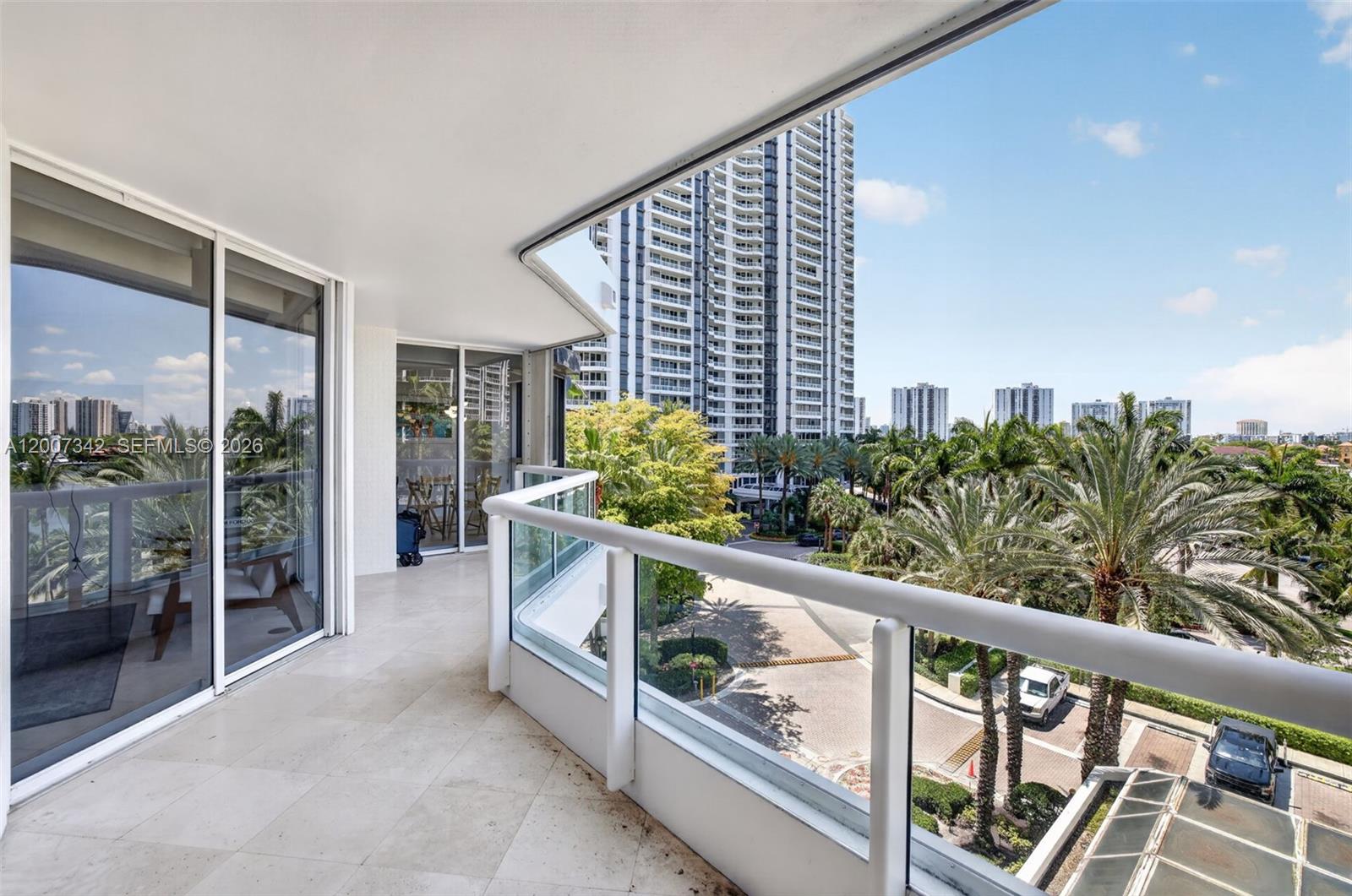 NORTH TOWER AT THE POINT - Residential