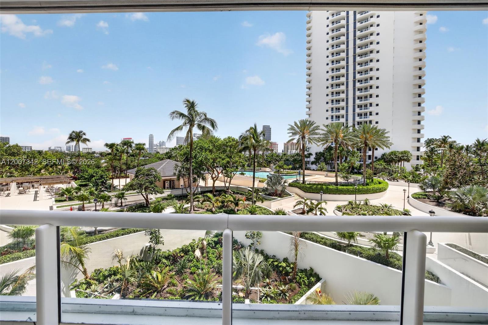 NORTH TOWER AT THE POINT - Residential