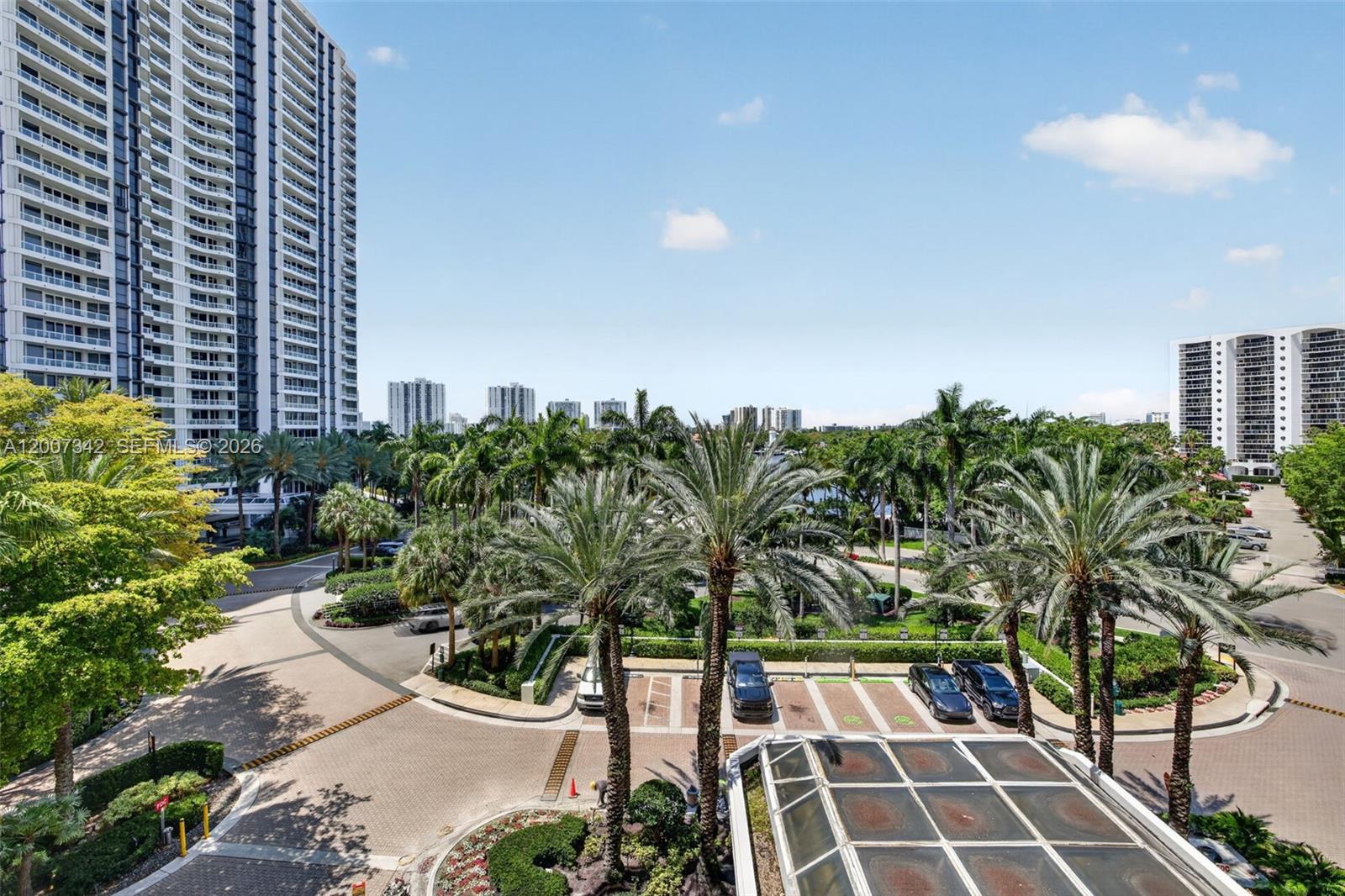 NORTH TOWER AT THE POINT - Residential