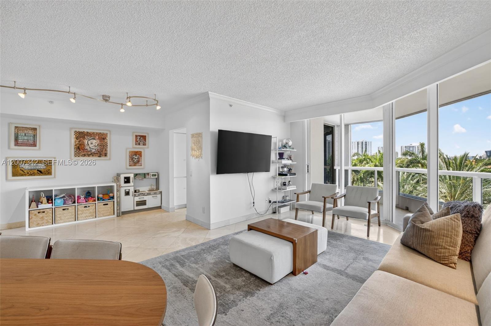 NORTH TOWER AT THE POINT - Residential