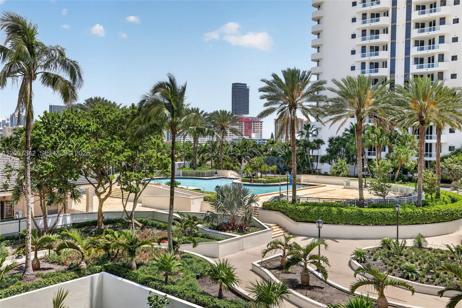 NORTH TOWER AT THE POINT - Residential
