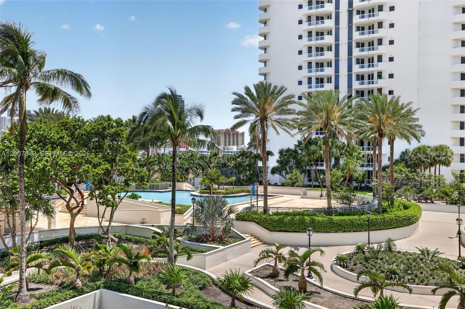 NORTH TOWER AT THE POINT - Residential