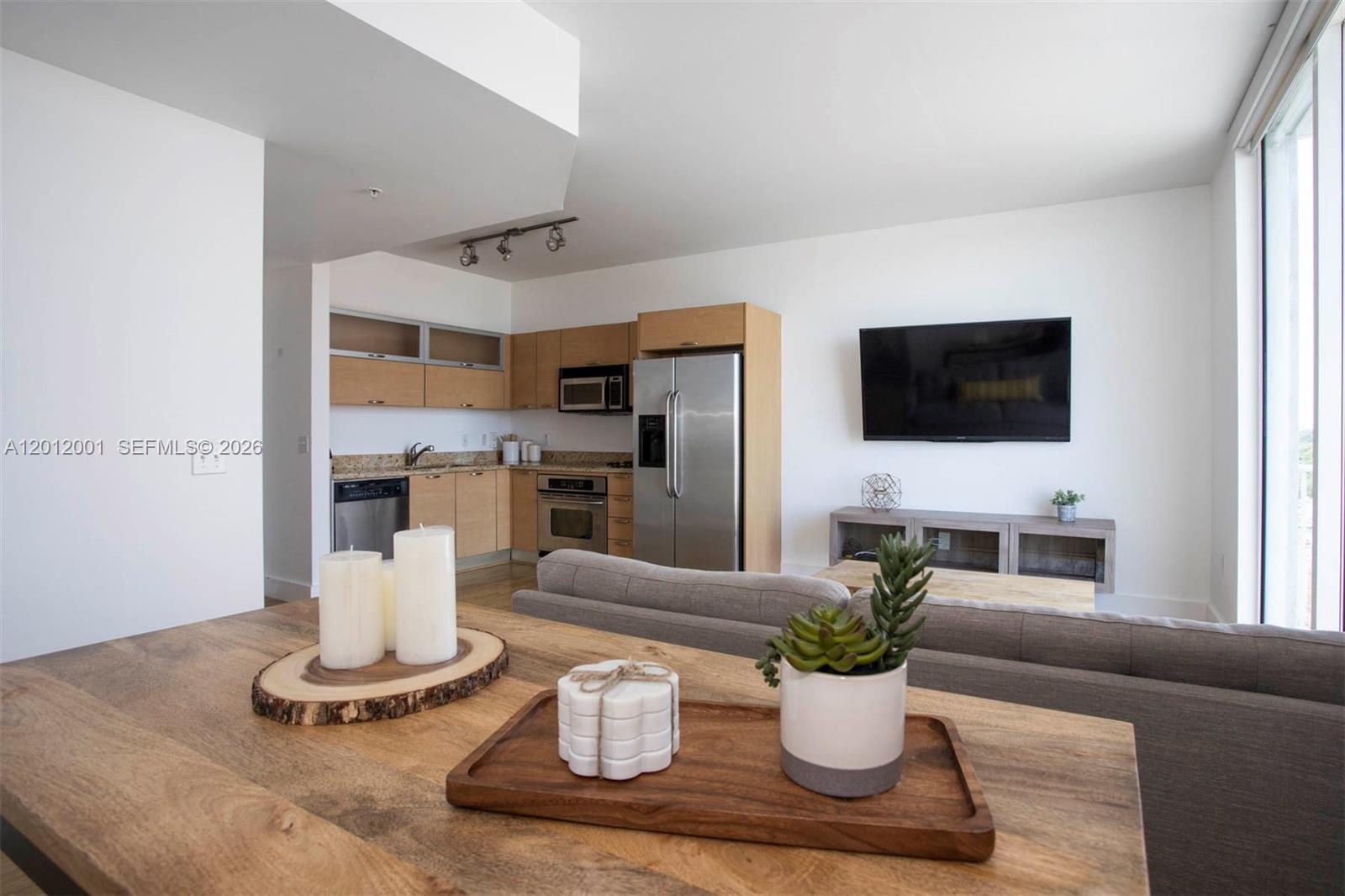 MIDTOWN LOFTS CONDO - Residential Lease