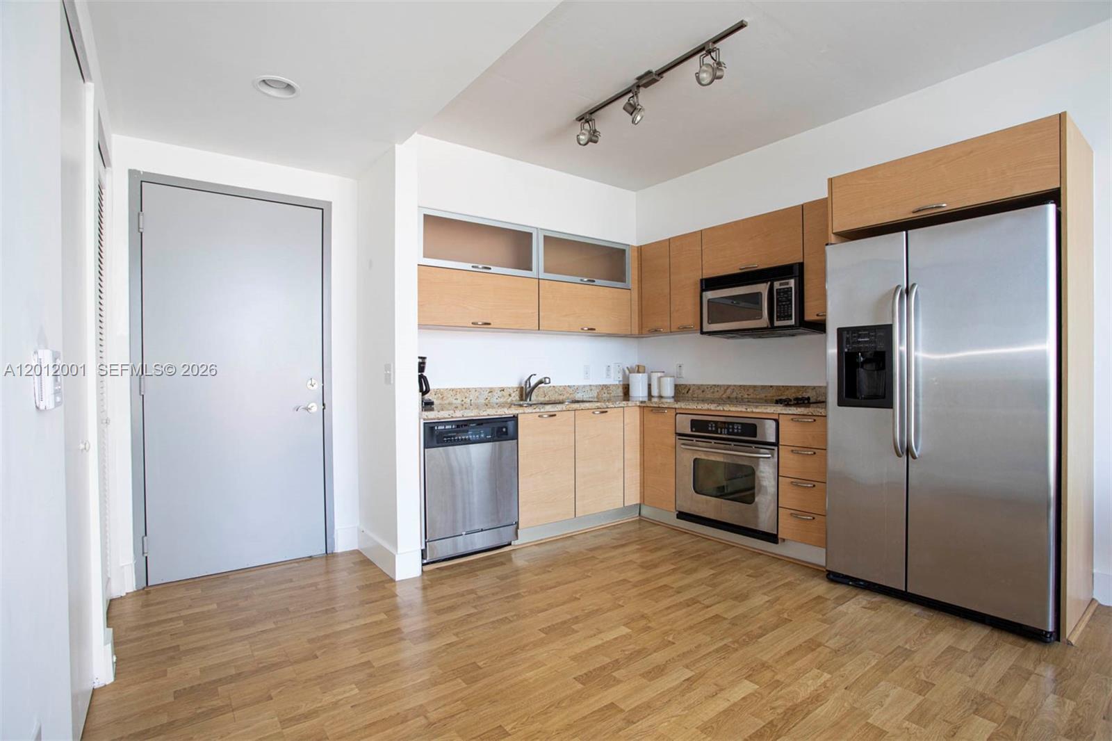 MIDTOWN LOFTS CONDO - Residential Lease