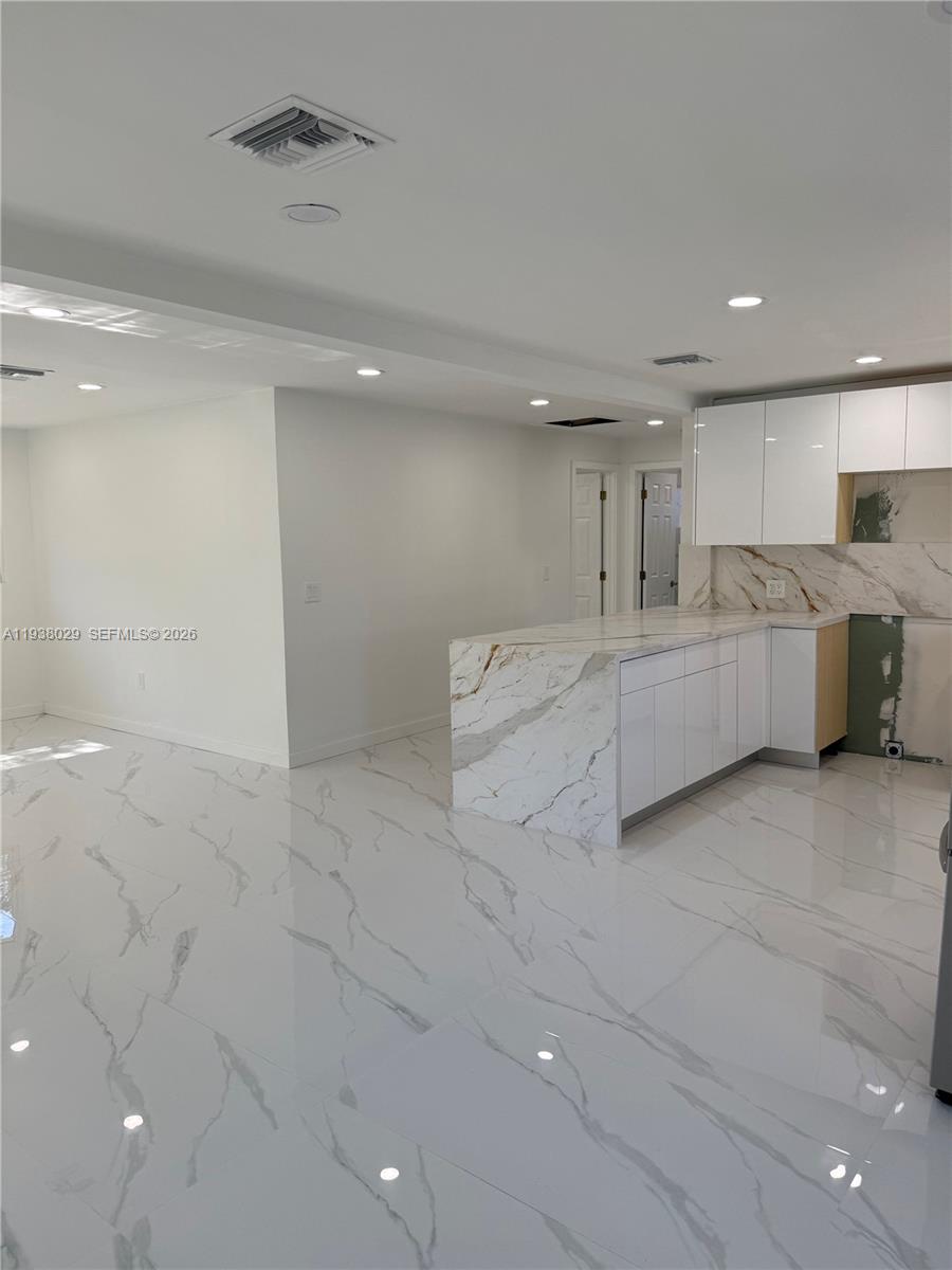 UNIVERSITY GDNS SUB NO  4 - Residential