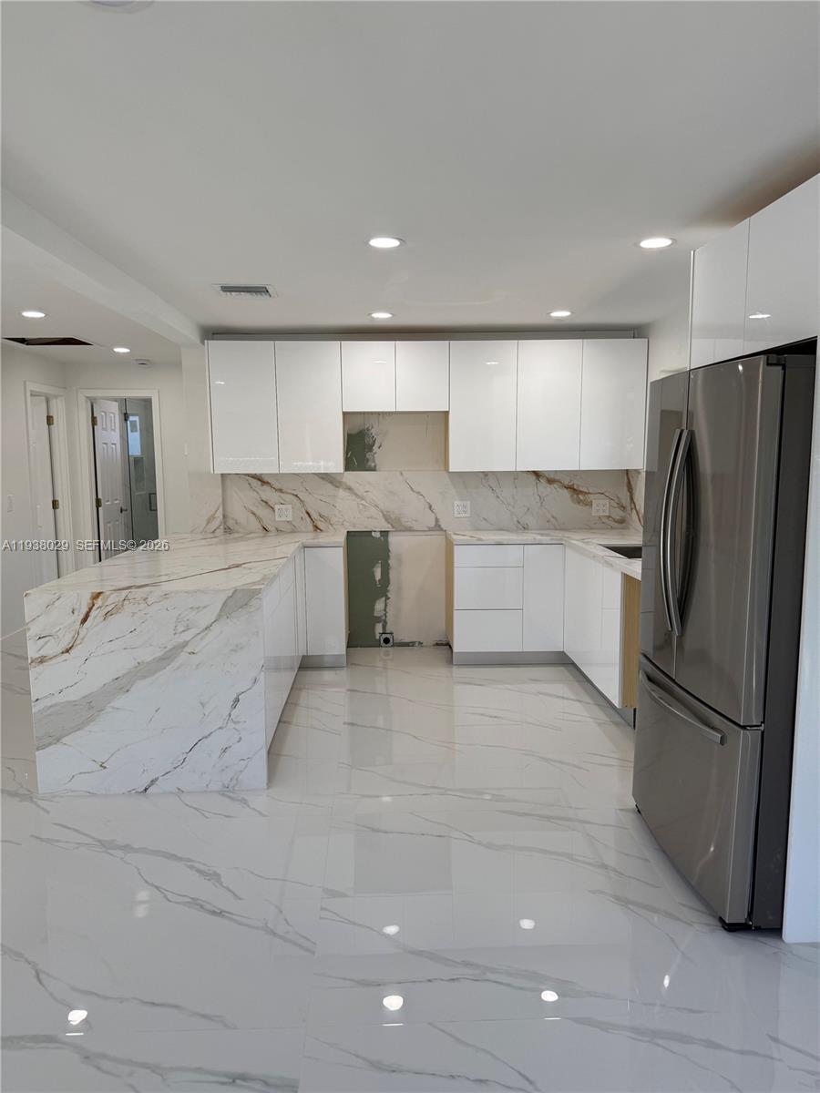 UNIVERSITY GDNS SUB NO  4 - Residential