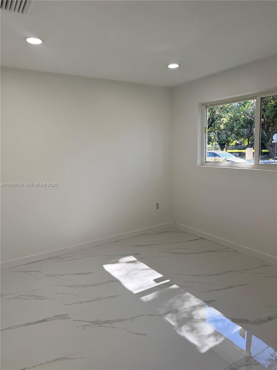 UNIVERSITY GDNS SUB NO  4 - Residential