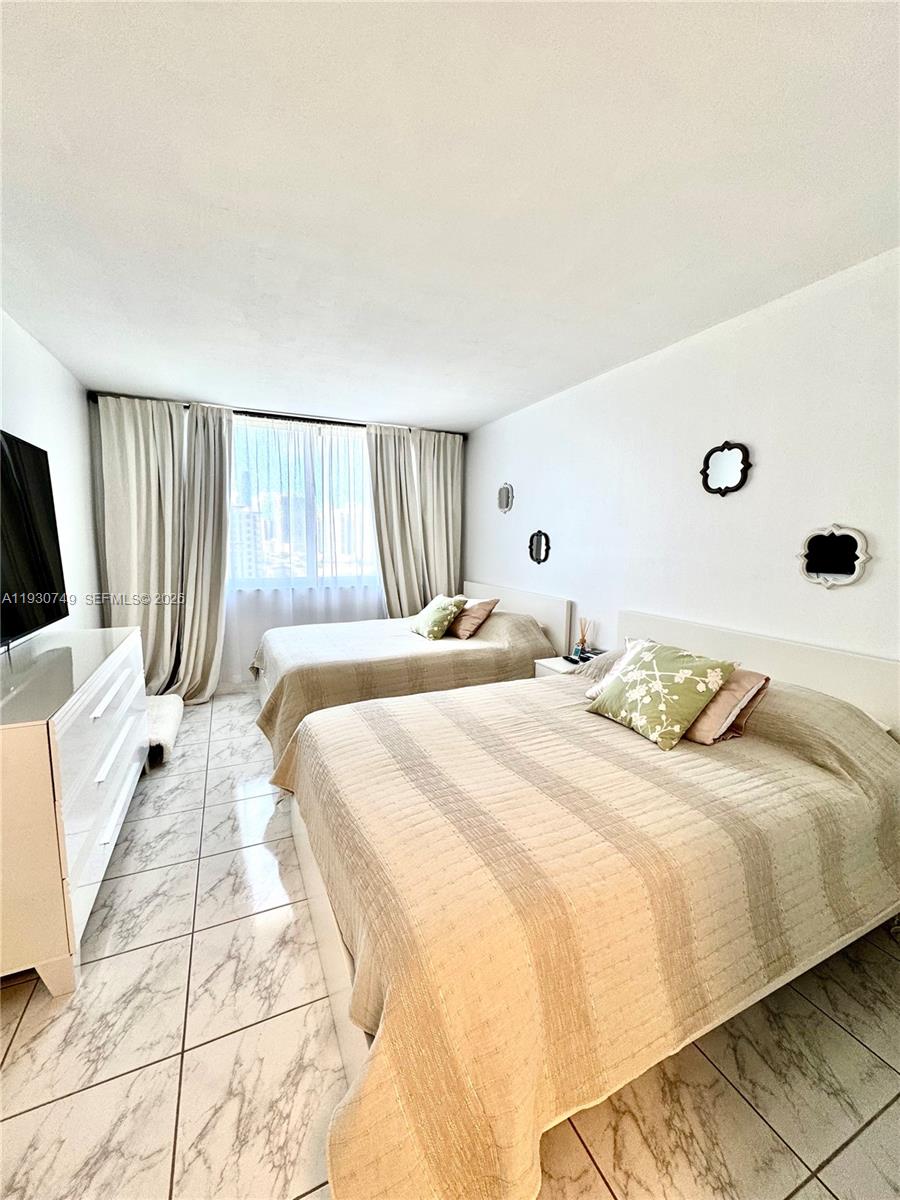 ARLEN HOUSE CONDO - Residential