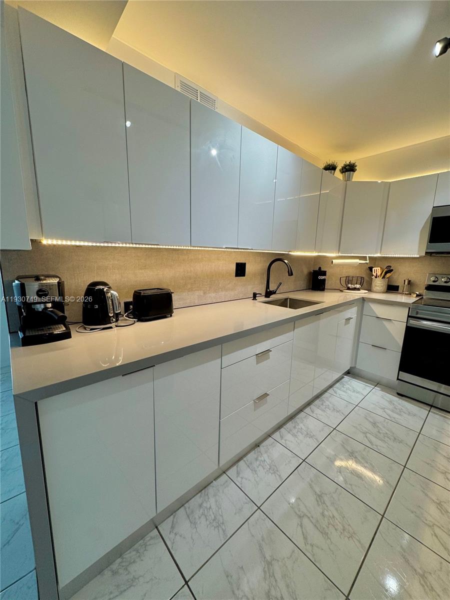 ARLEN HOUSE CONDO - Residential