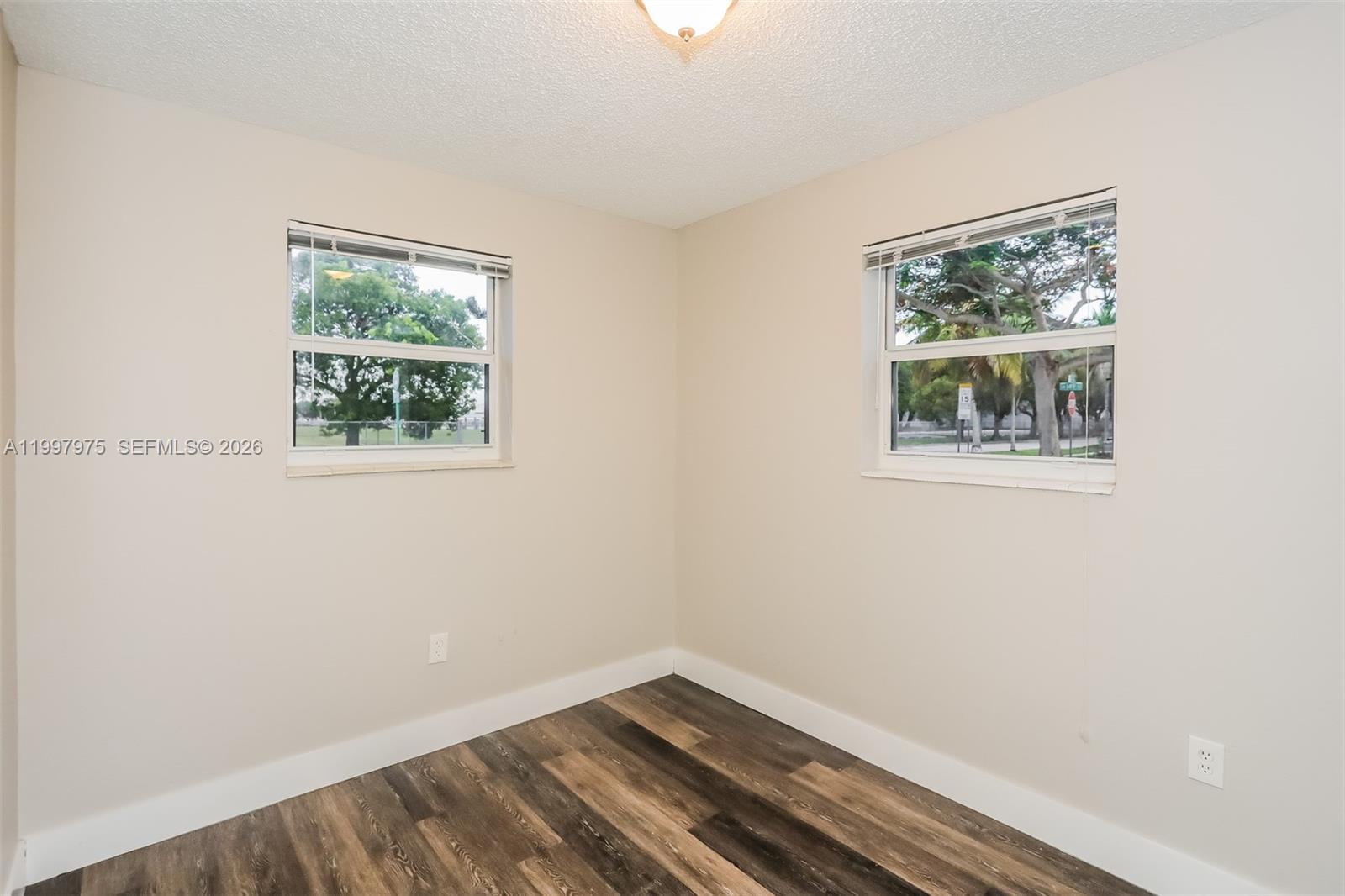 RICHMOND HGTS ESTS 3RD AD - Residential Lease