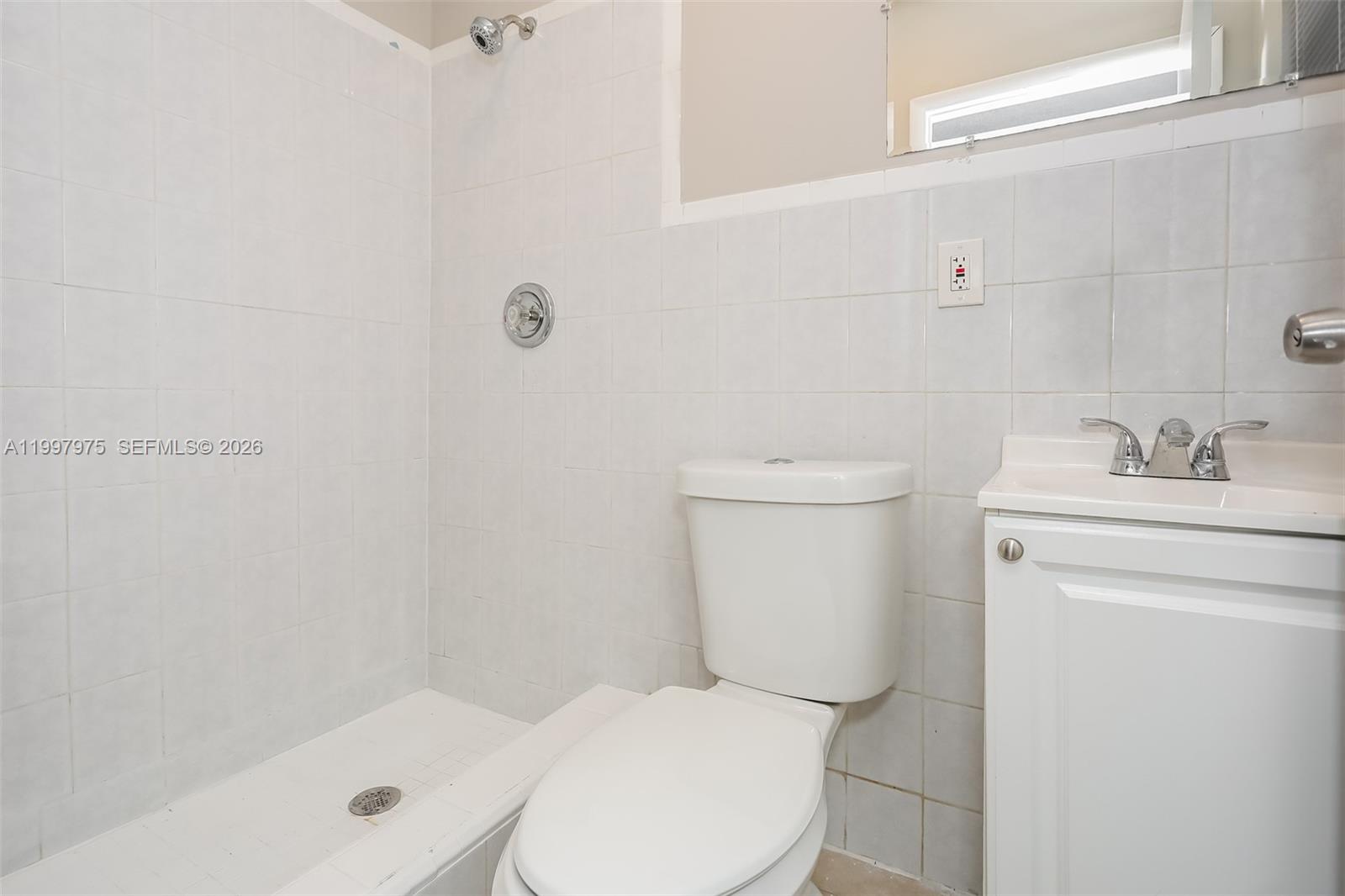 RICHMOND HGTS ESTS 3RD AD - Residential Lease