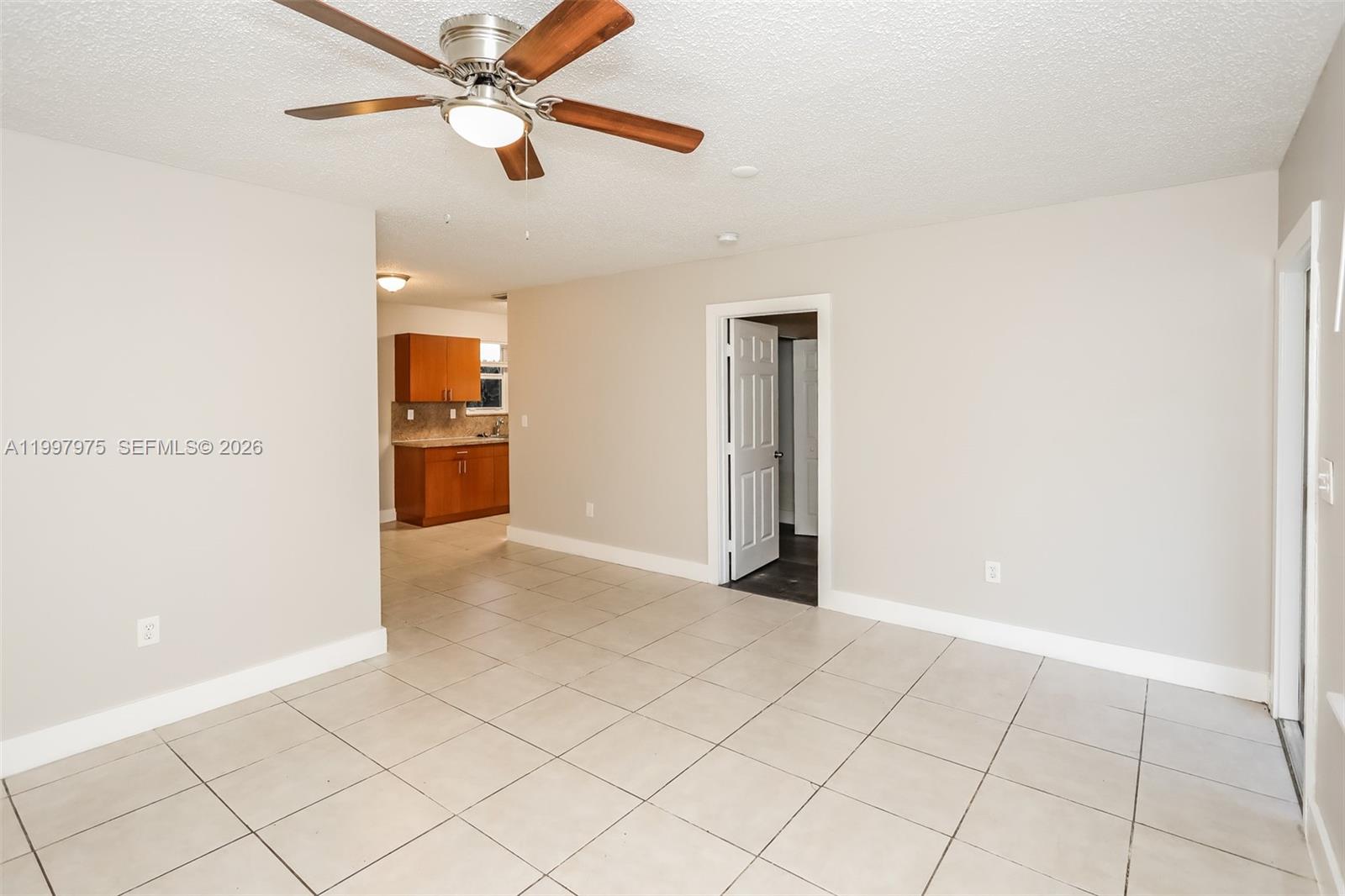 RICHMOND HGTS ESTS 3RD AD - Residential Lease