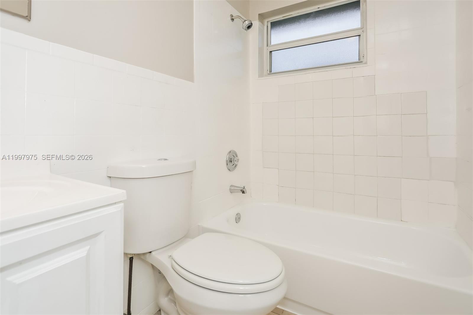 RICHMOND HGTS ESTS 3RD AD - Residential Lease