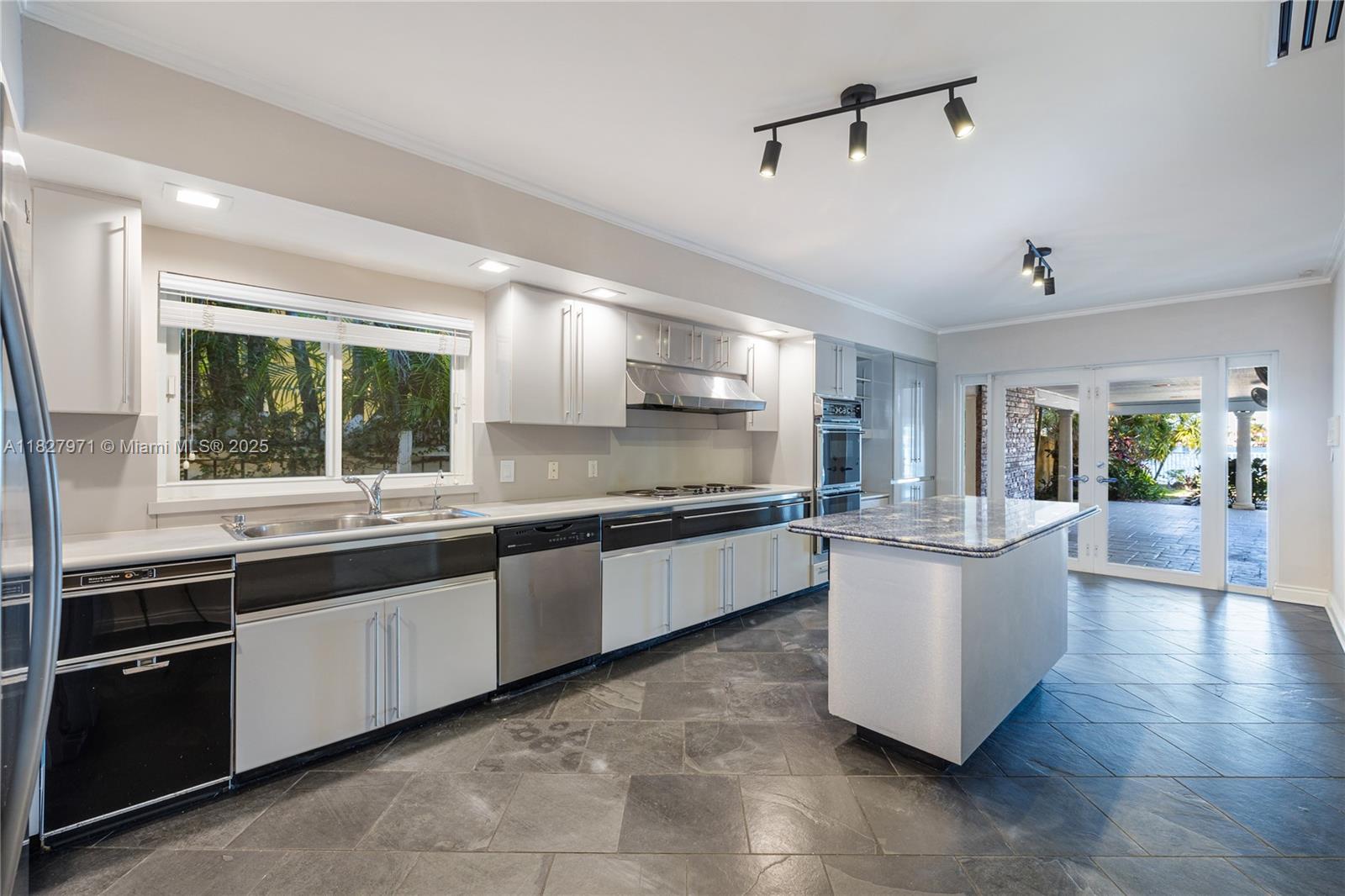 BISCAYNE POINT - Residential