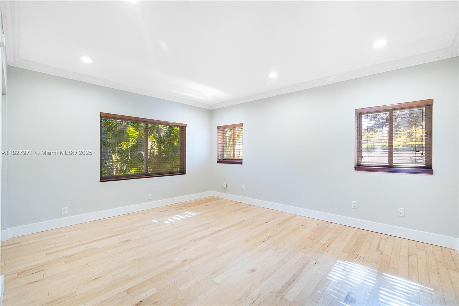 BISCAYNE POINT - Residential