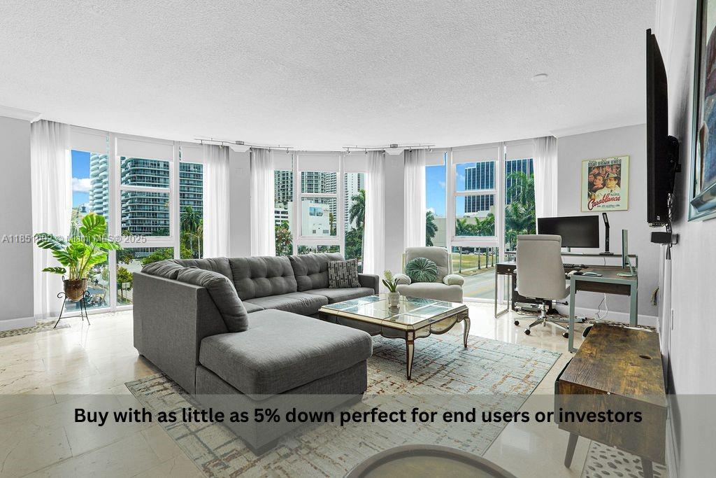1800 BISCAYNE PLAZA CONDO - Residential