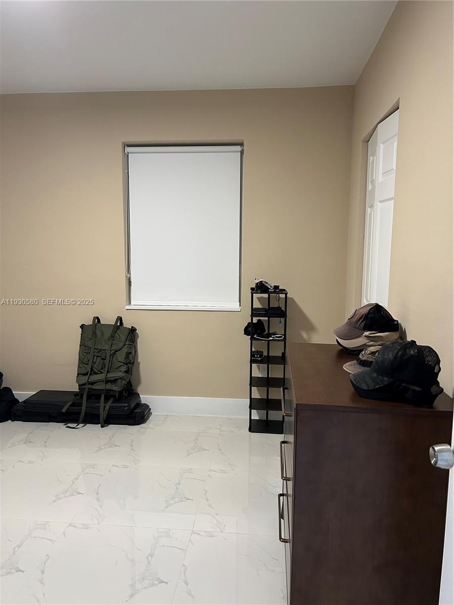 WESTWOOD LAKE 3RD ADDN - Residential